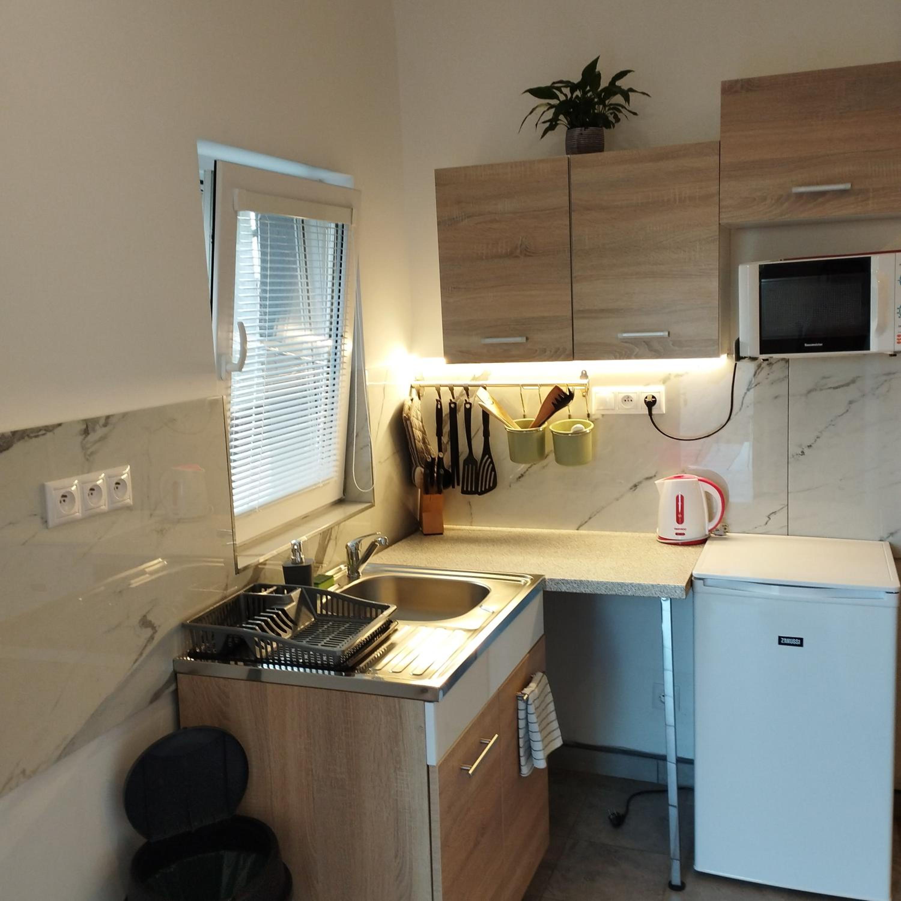 Studio Apartment - Photo 13