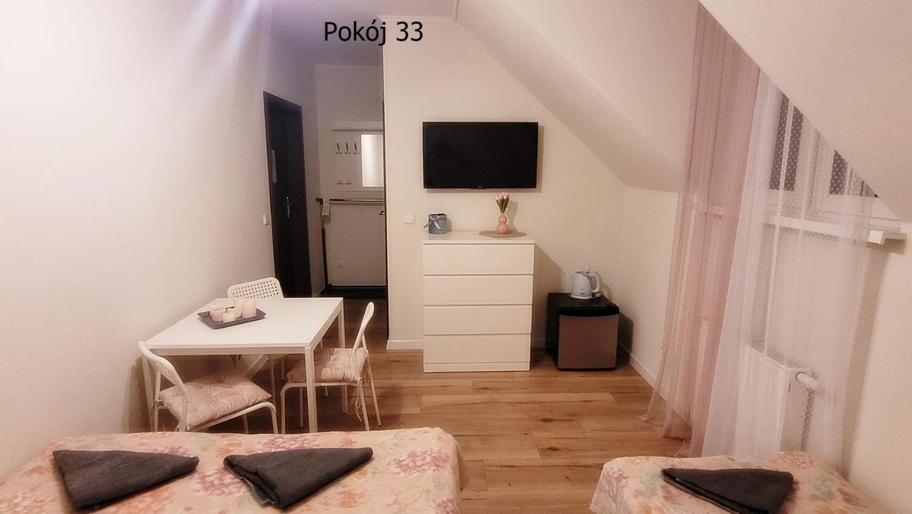 Triple Room with Private Bathroom photo 2