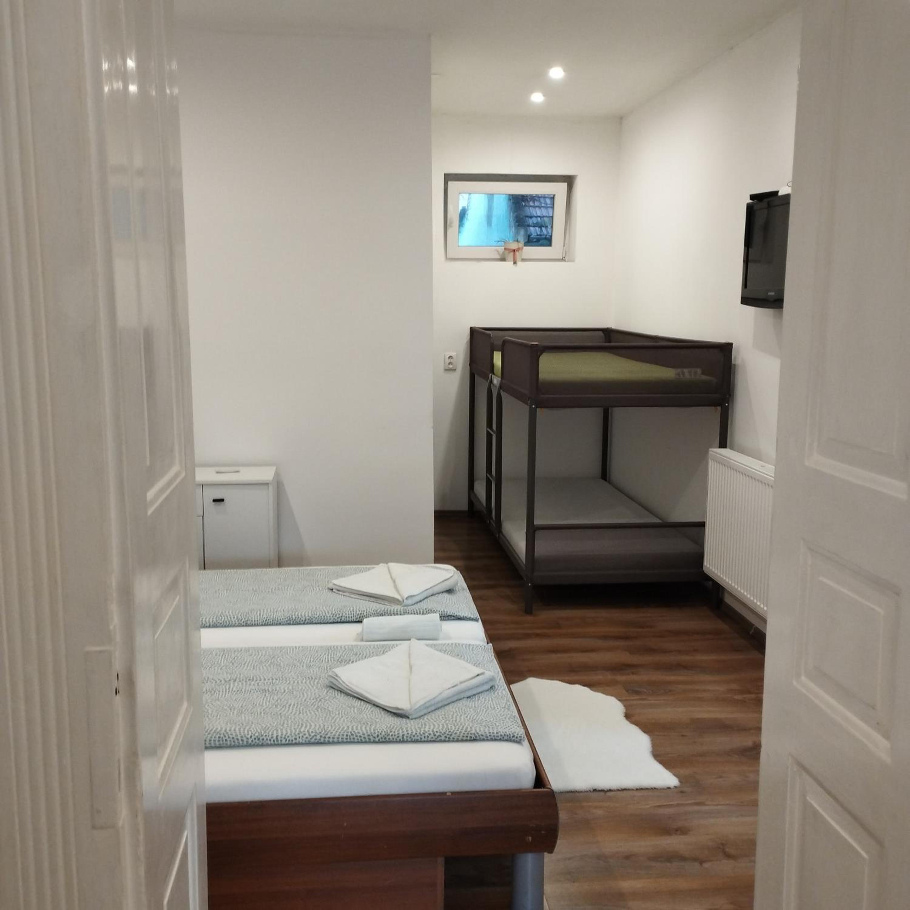 Studio Apartment - Photo 10