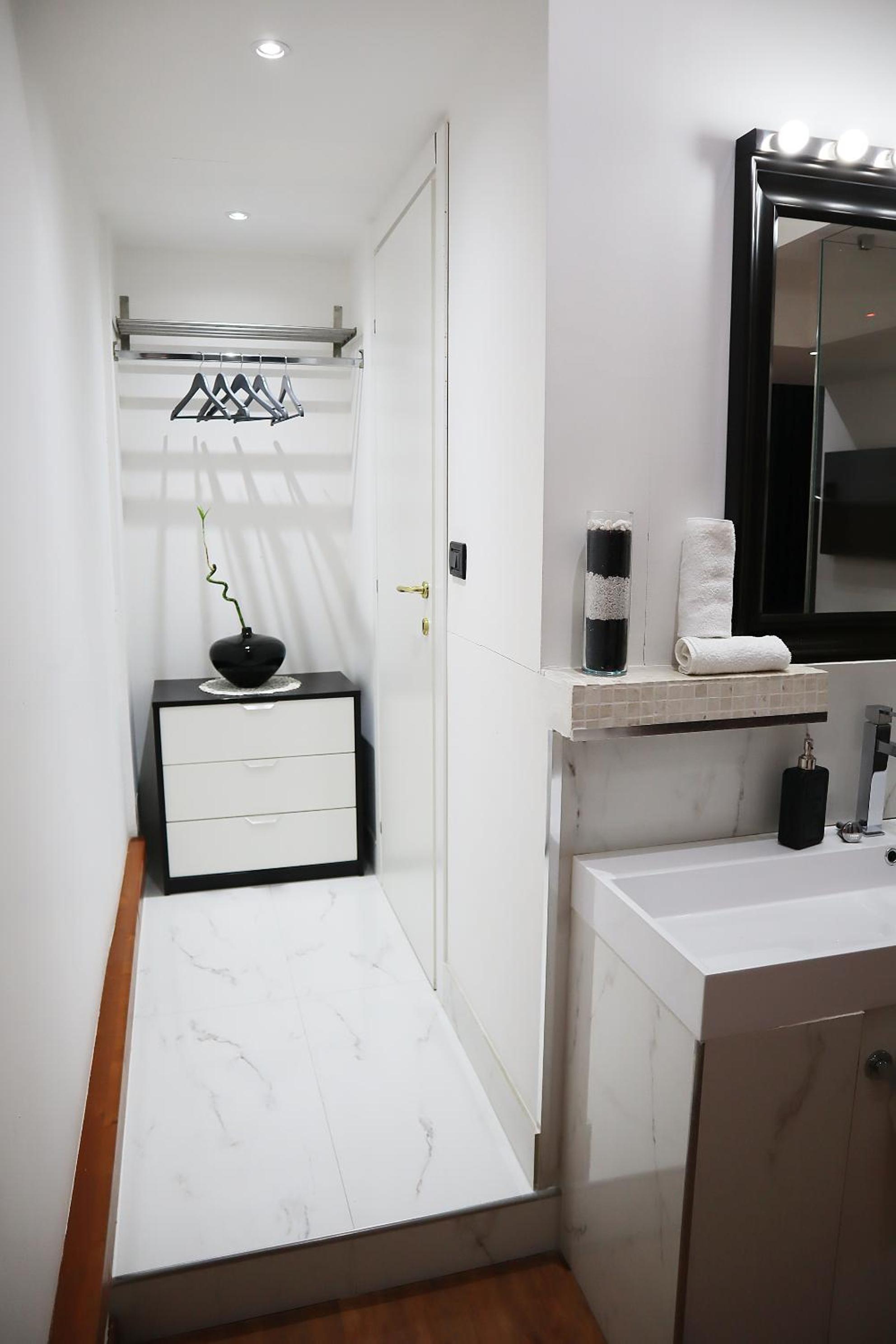 Superior Suite - Photo 16