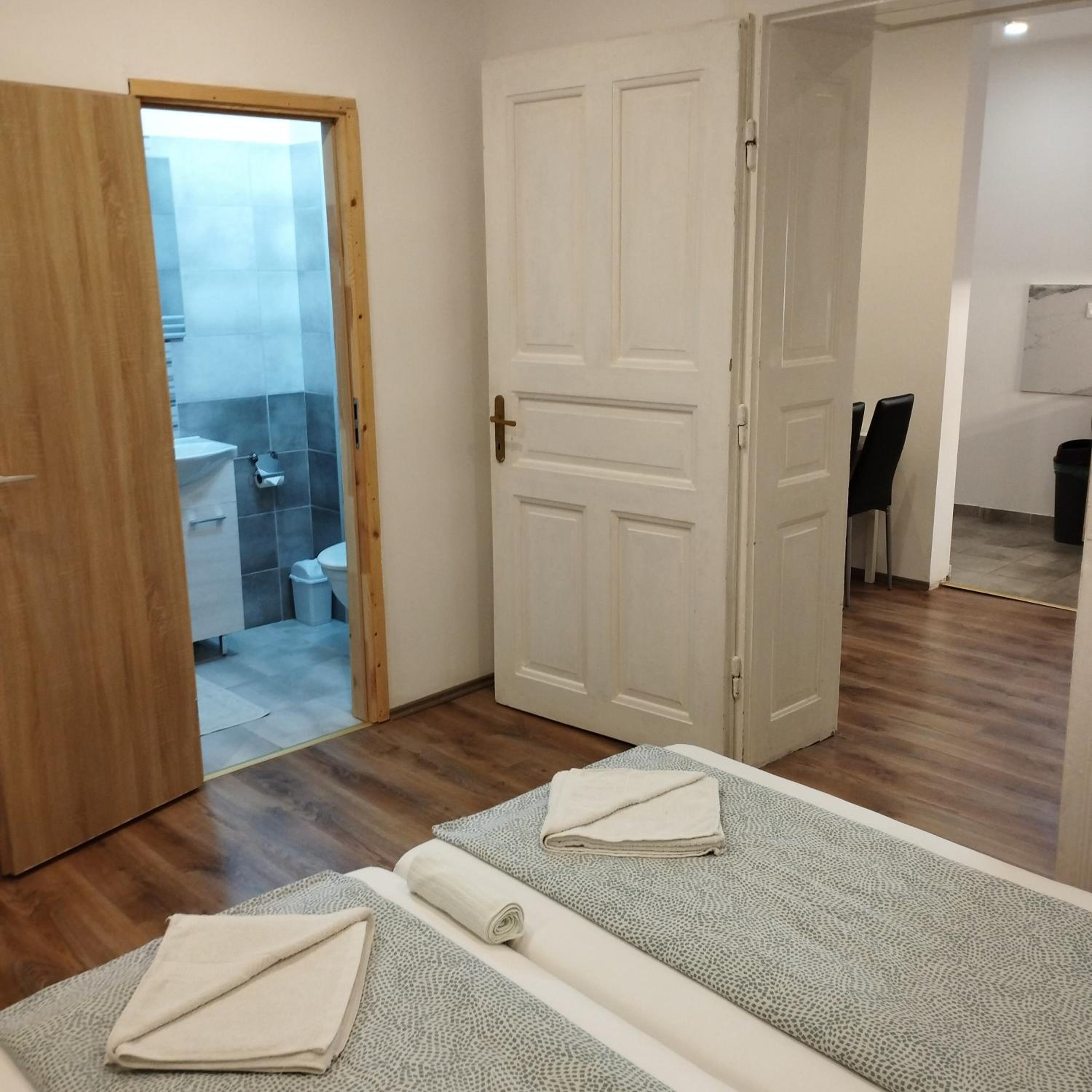 Studio Apartment - Photo 4
