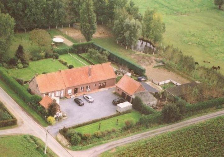 Six-Bedroom House photo 2
