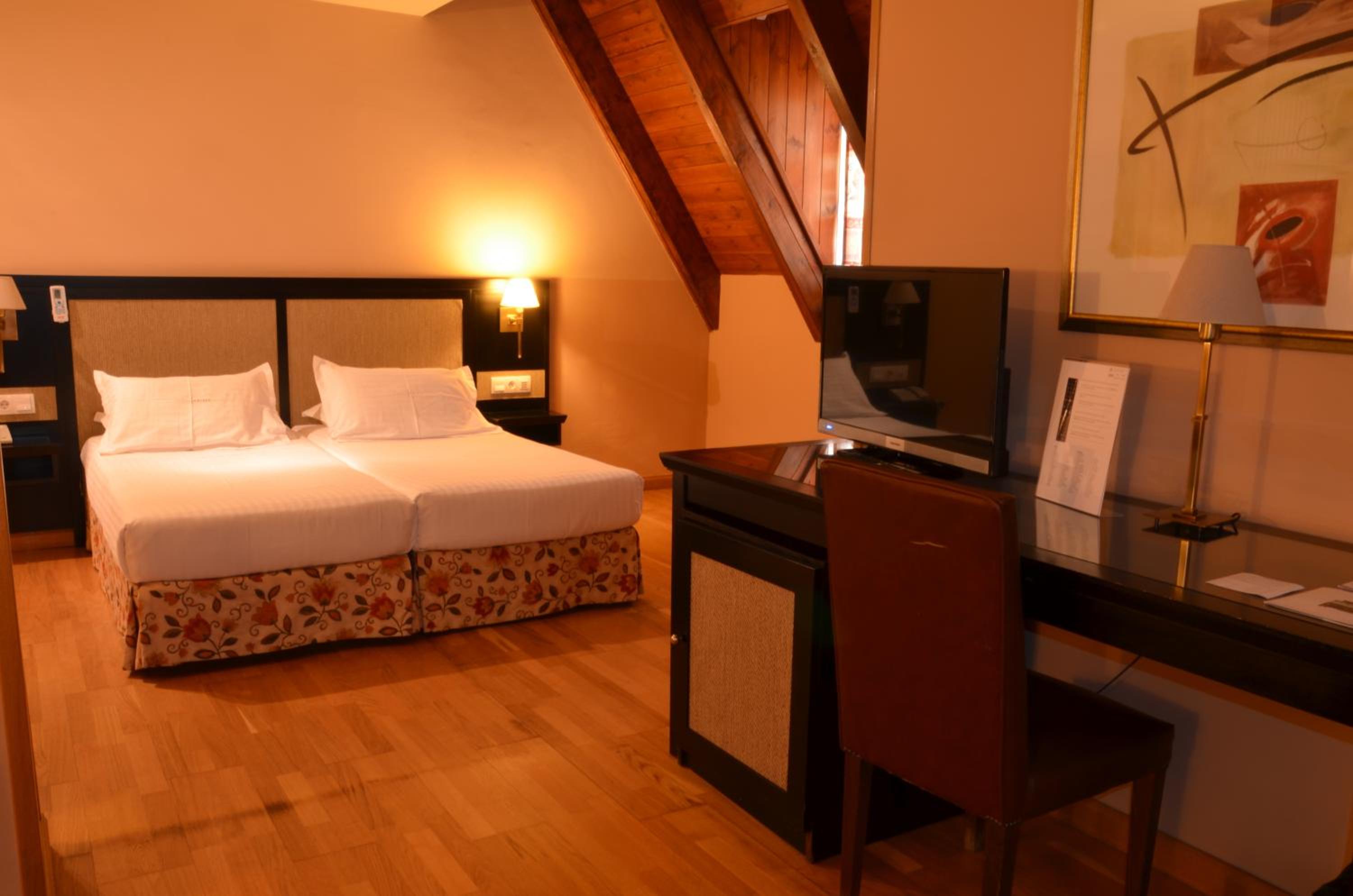 Double Room with Extra Bed - Photo 4