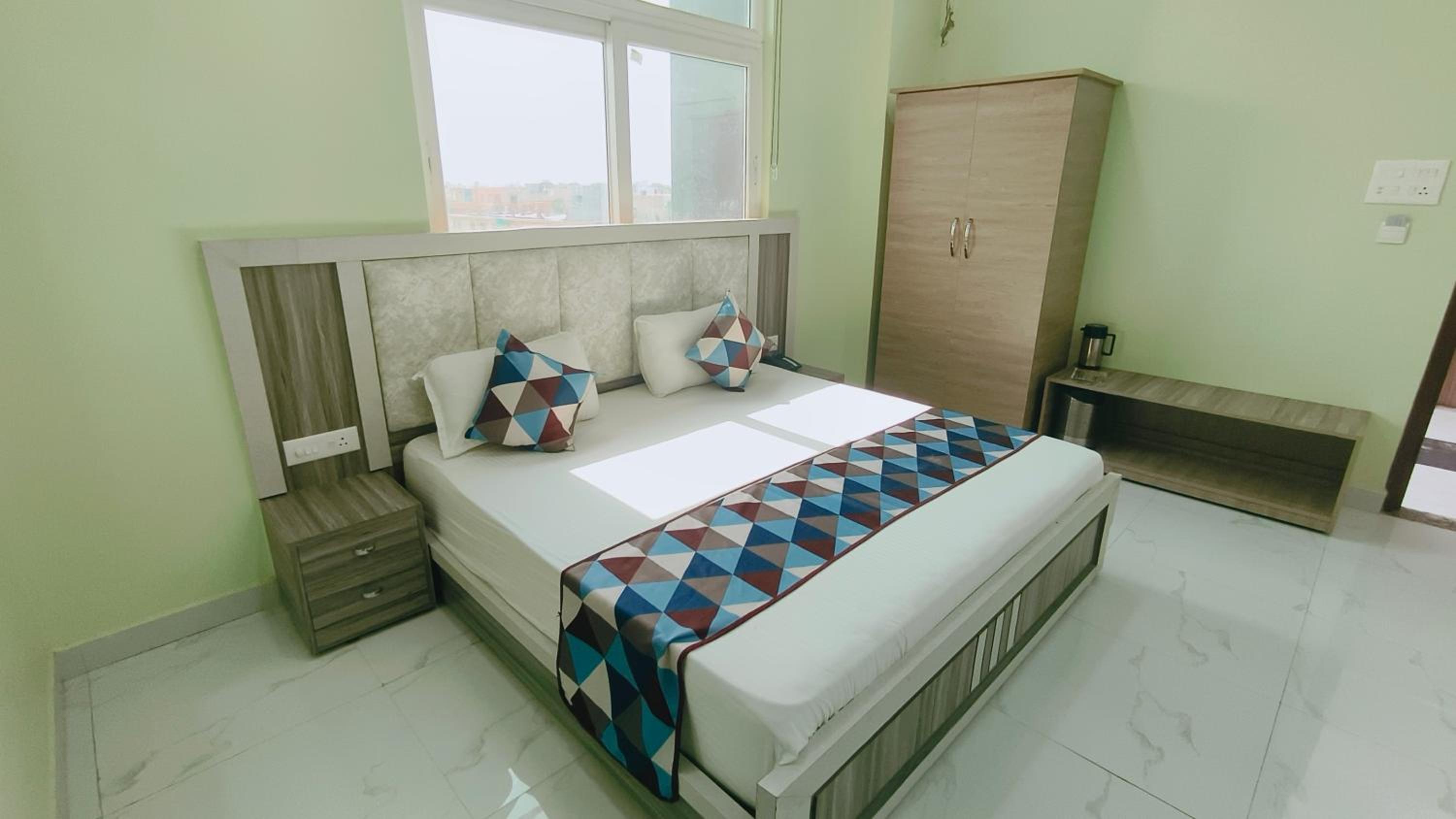 Deluxe Room - Photo 4