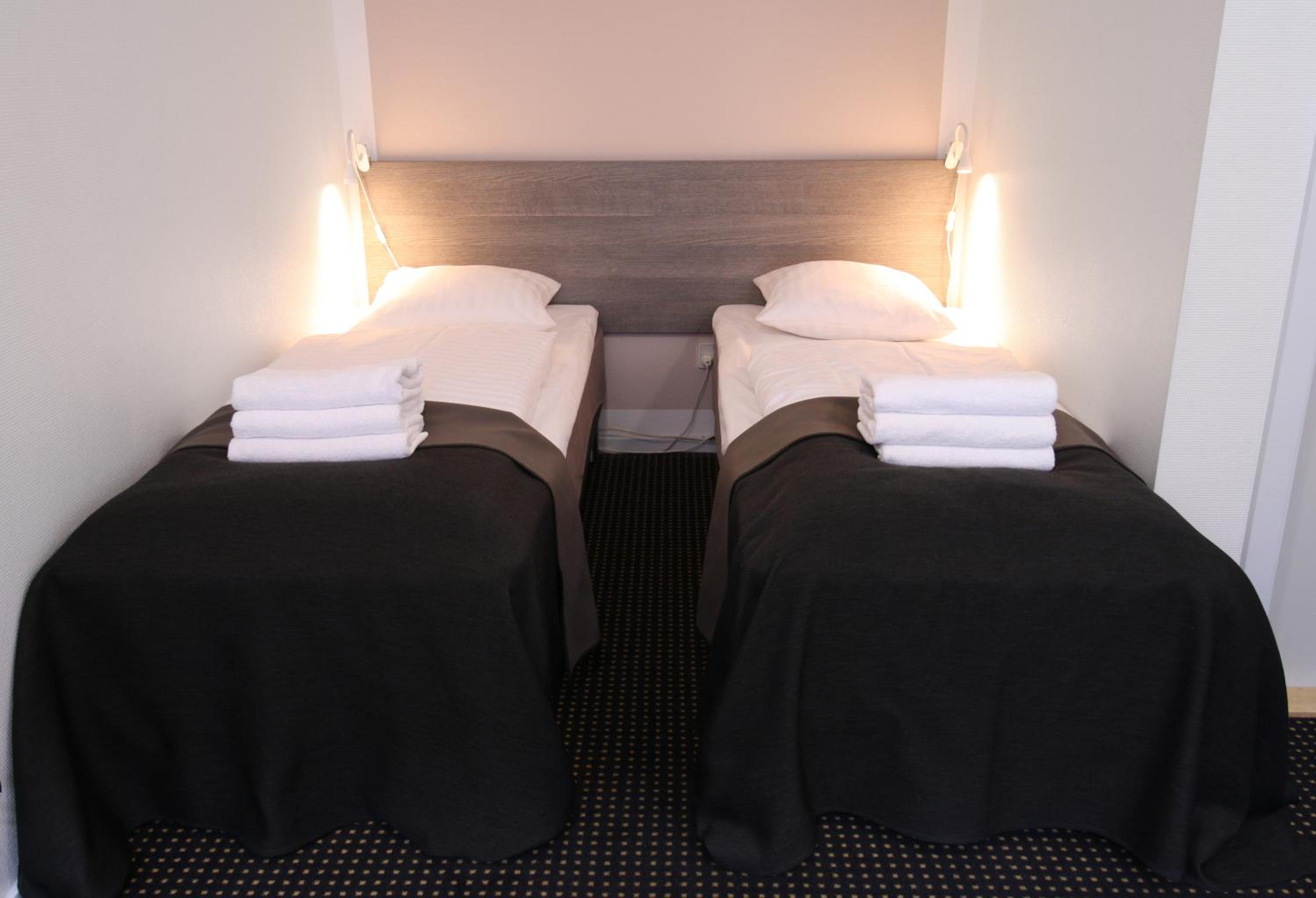 Twin Room (Entrance from street) photo 1
