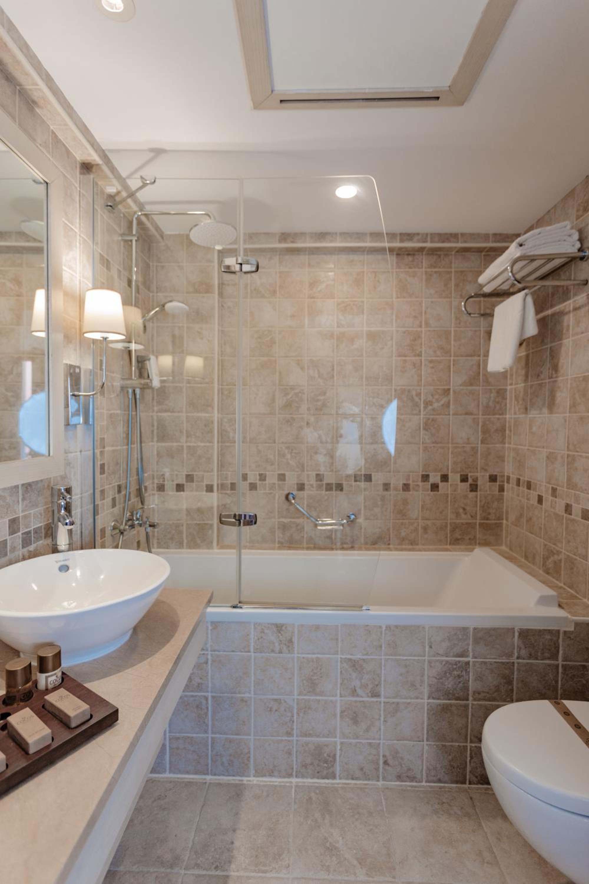Deluxe Room - Photo 2