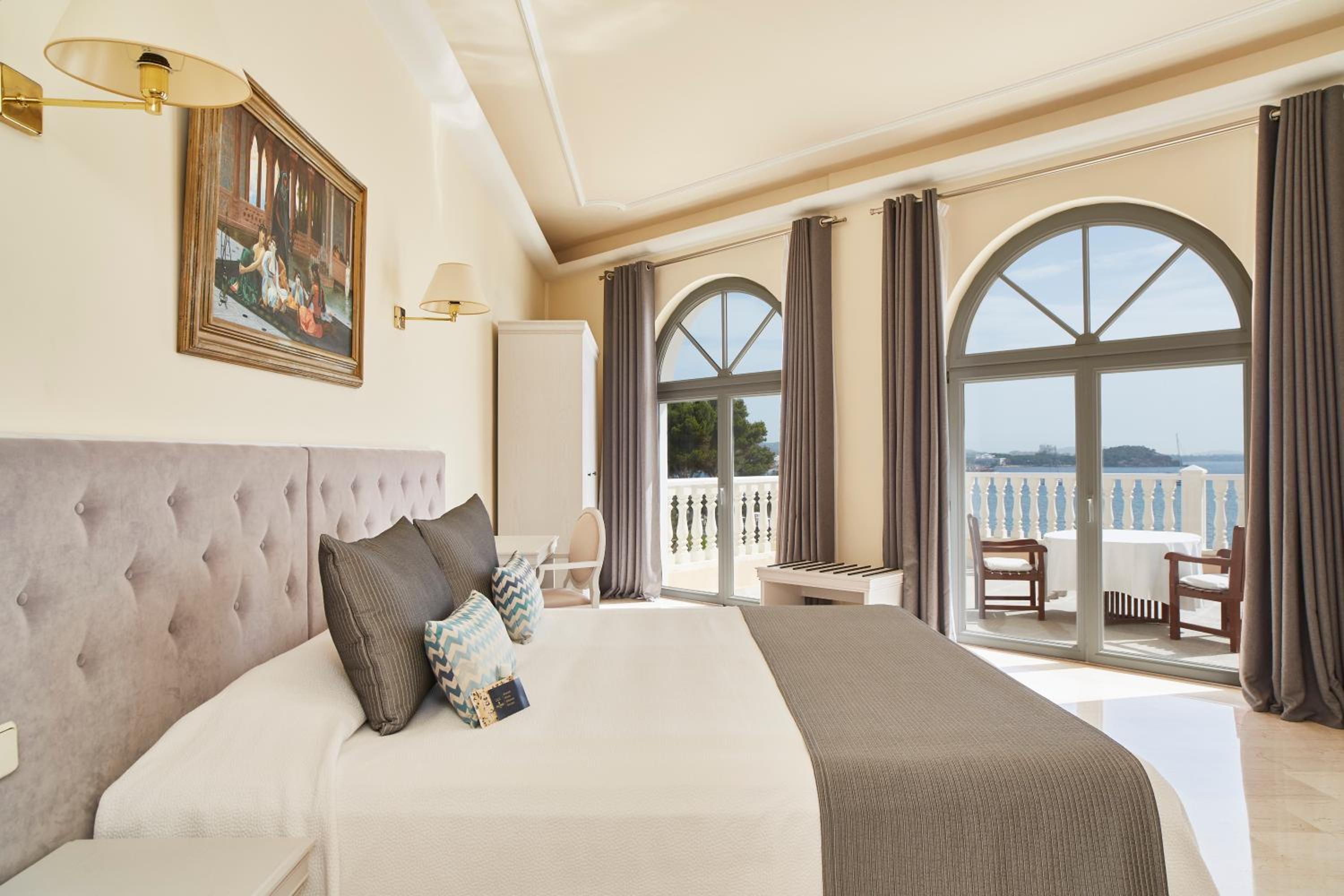 Habitación Doble Deluxe con Balcón y Vista al Mar Habitación Doble Deluxe con Balcón y Vista al Mar