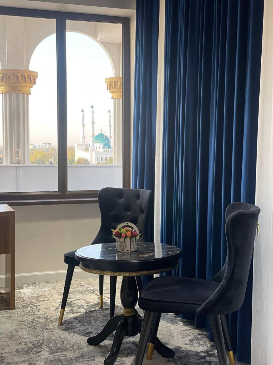 Suite with City View - Photo 7