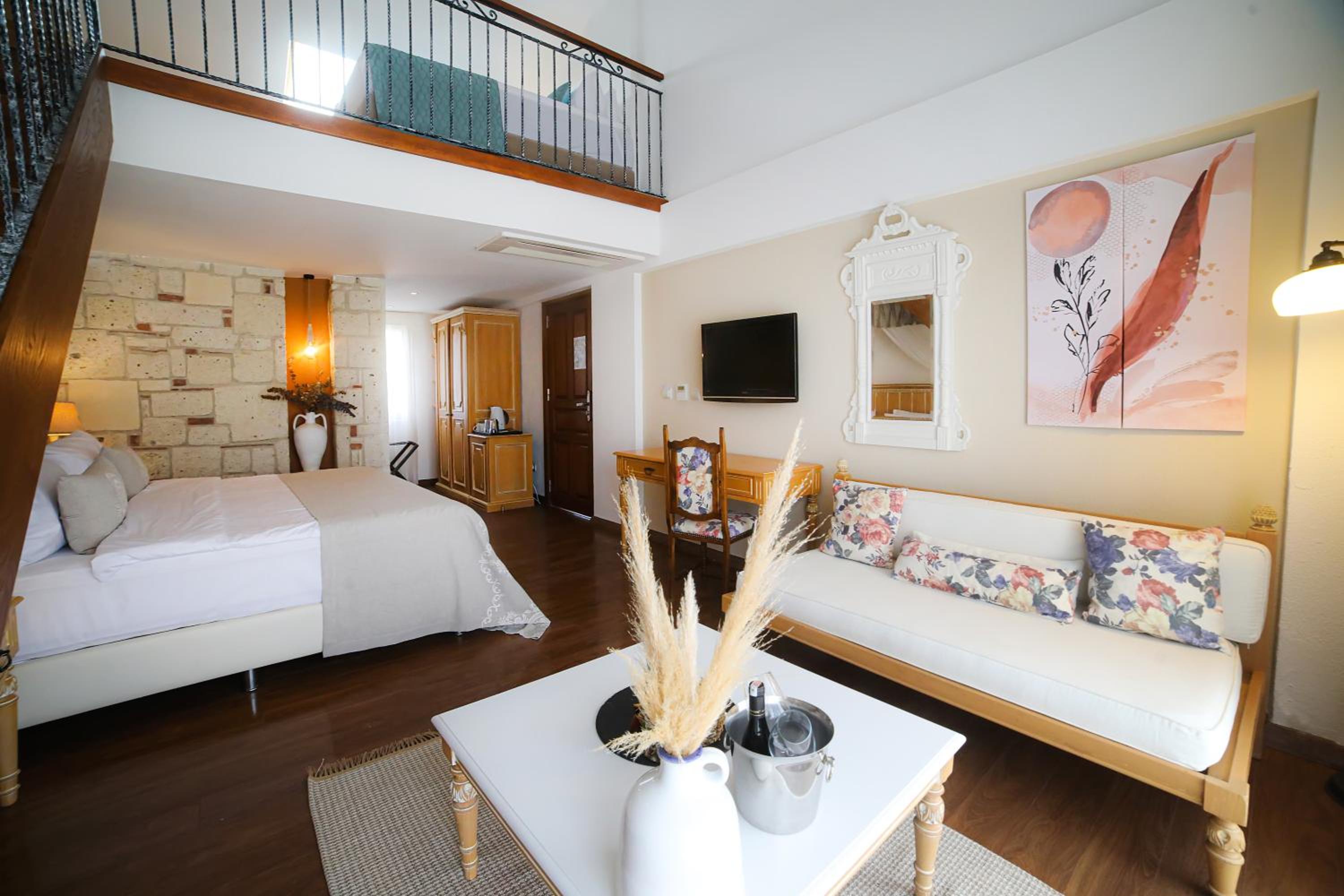 Family Room with Sea View - Photo 6
