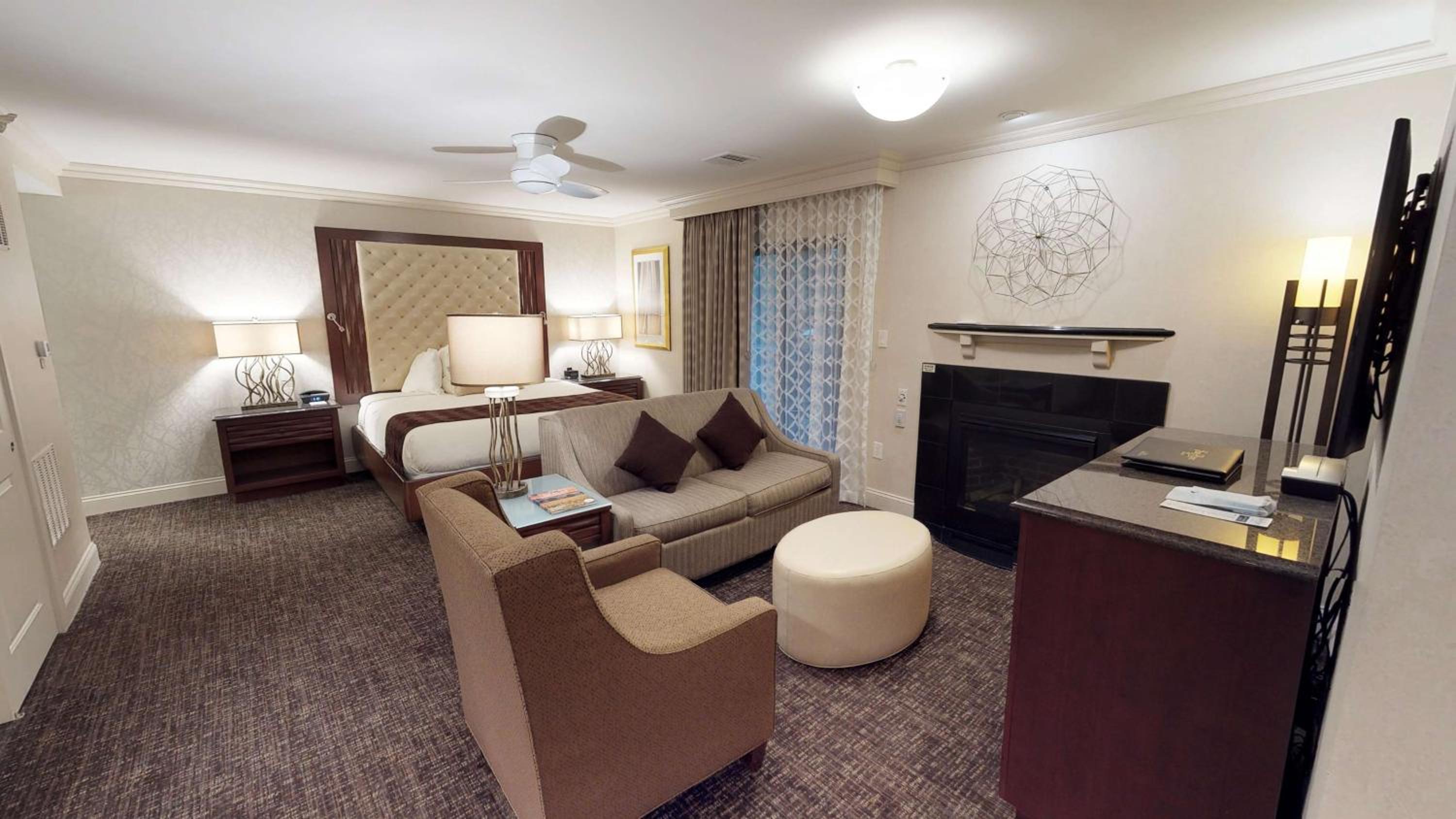 King Suite with Bunk Beds - Photo 5
