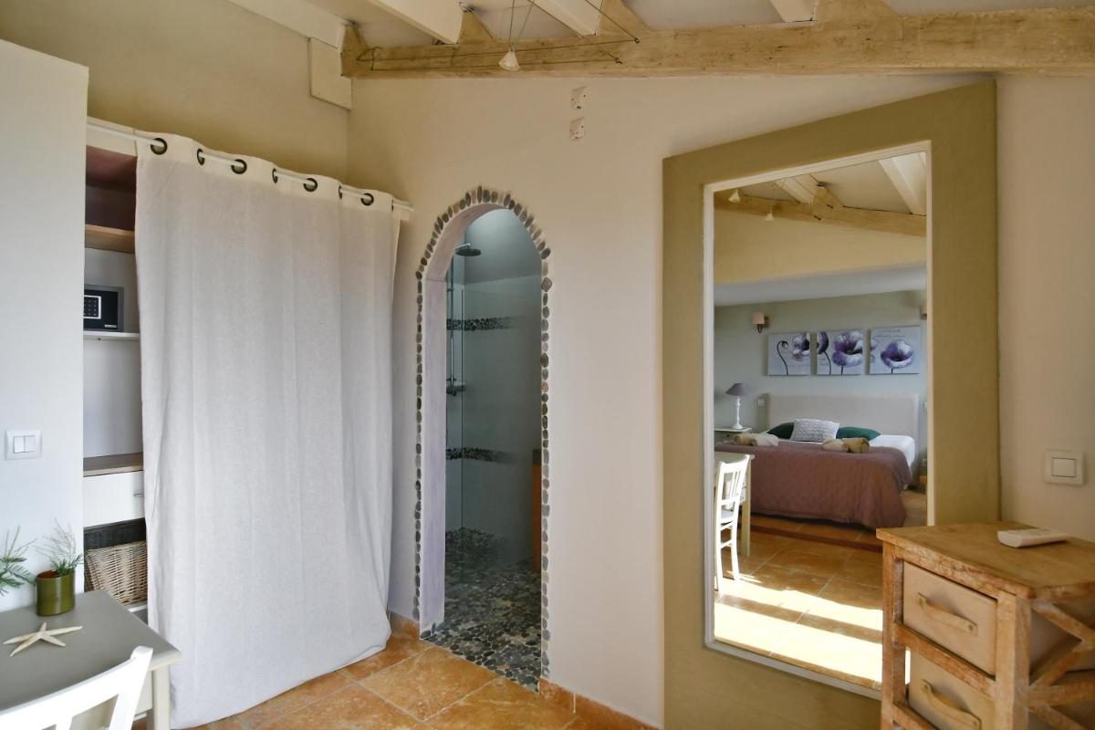 Superior Double Room with Terrace and Sea View photo 2