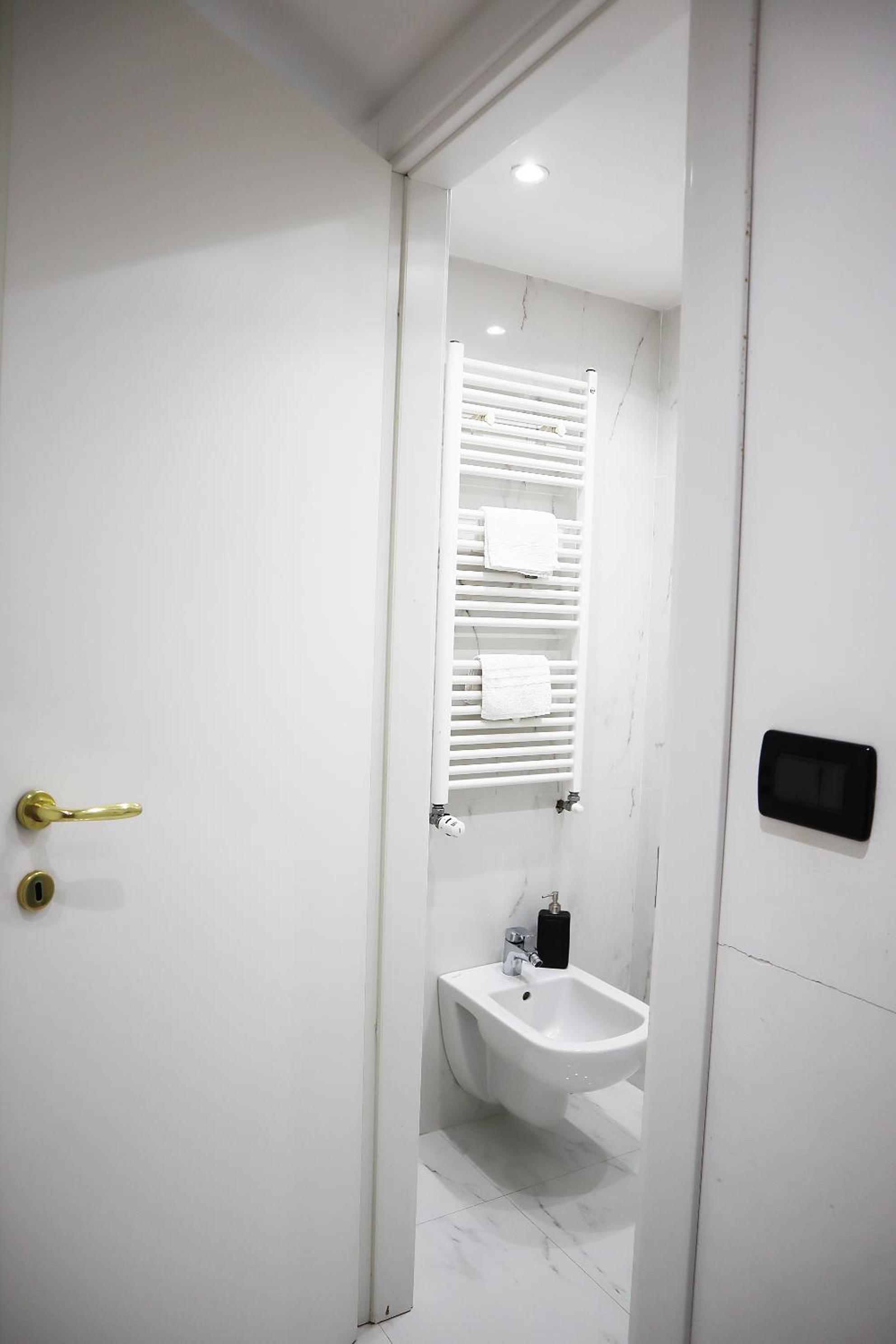 Superior Suite - Photo 12