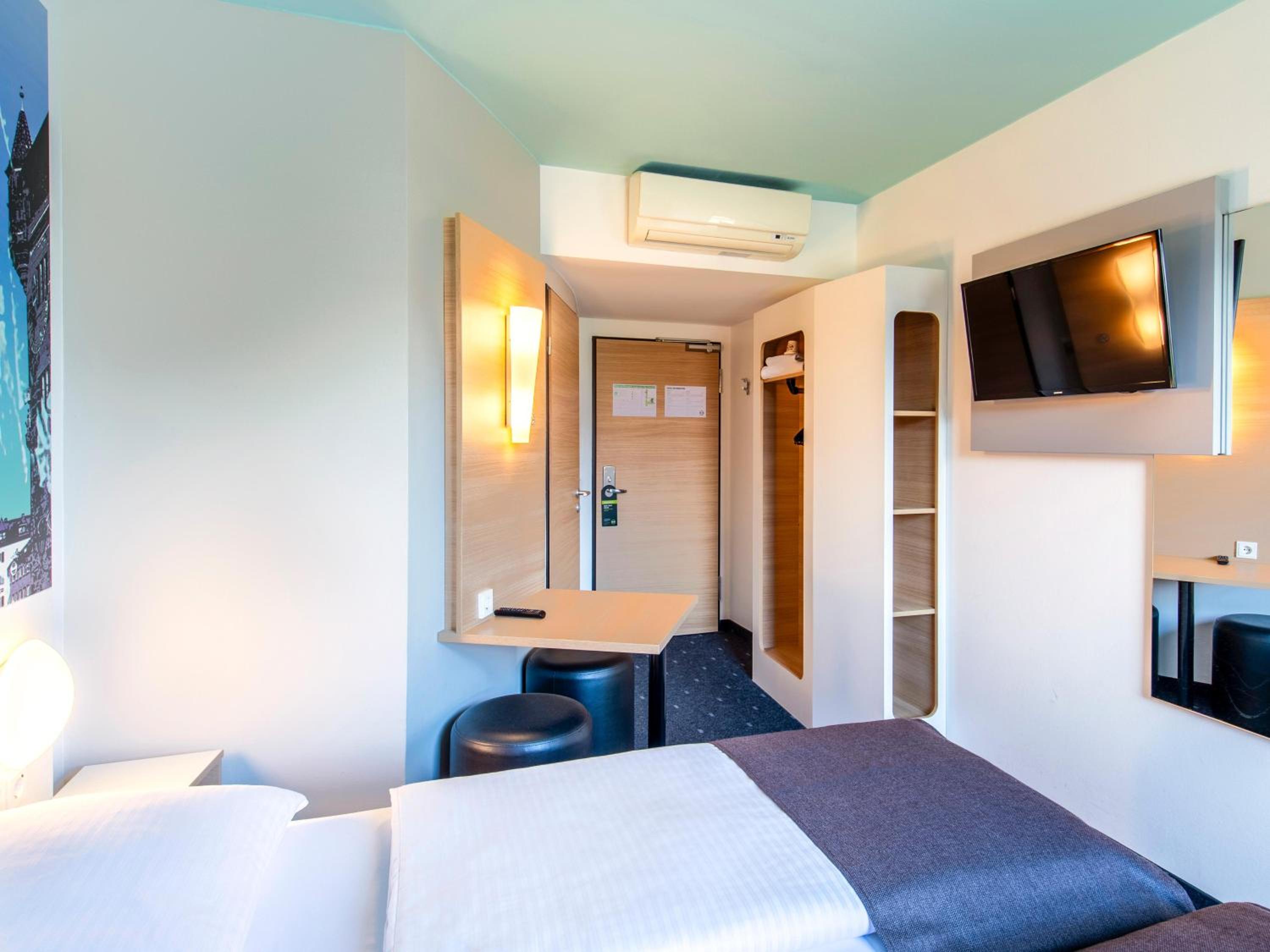 Twin Room - Photo 3