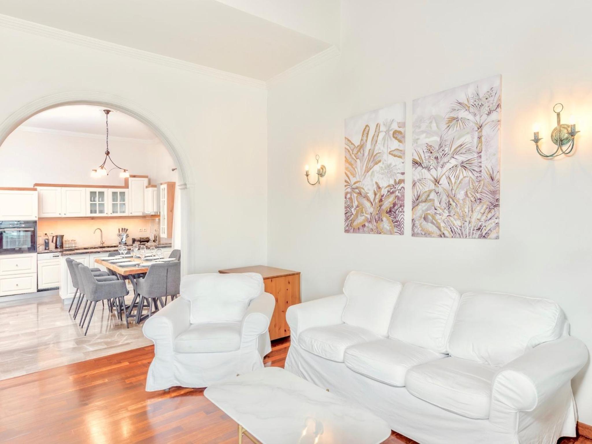 Four-Bedroom Villa photo 1