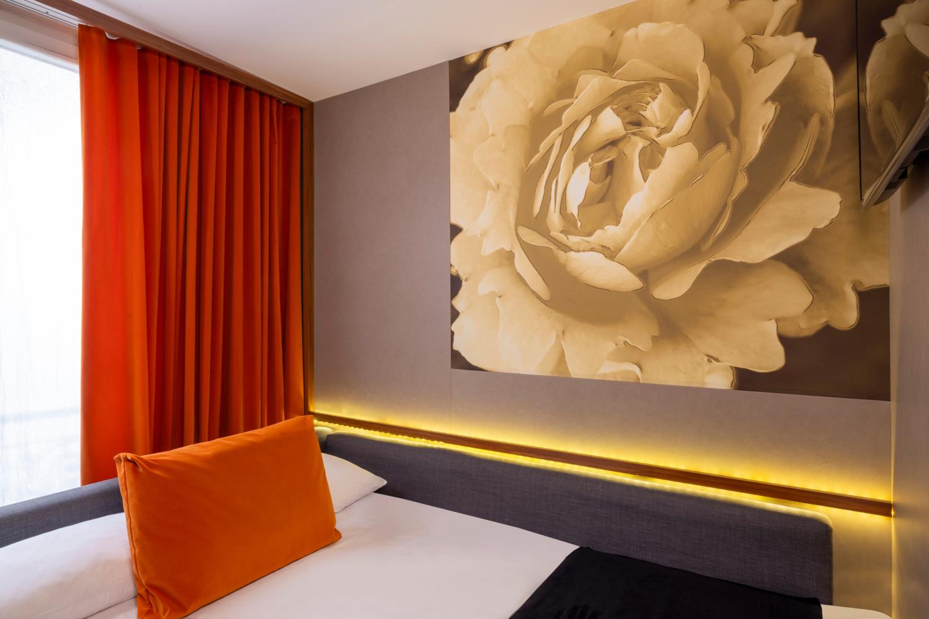 Suite with Balcony photo 2