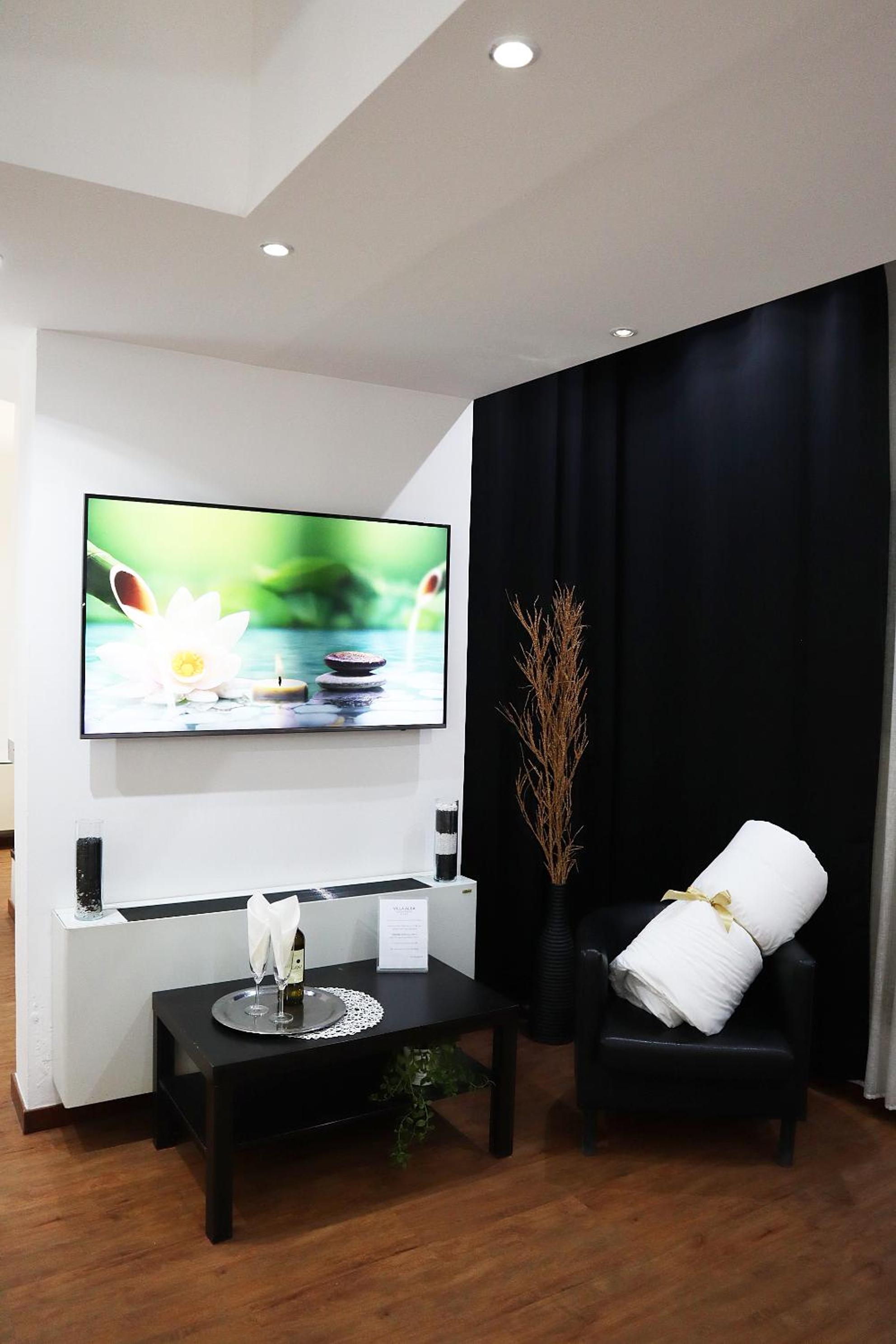 Superior Suite - Photo 10