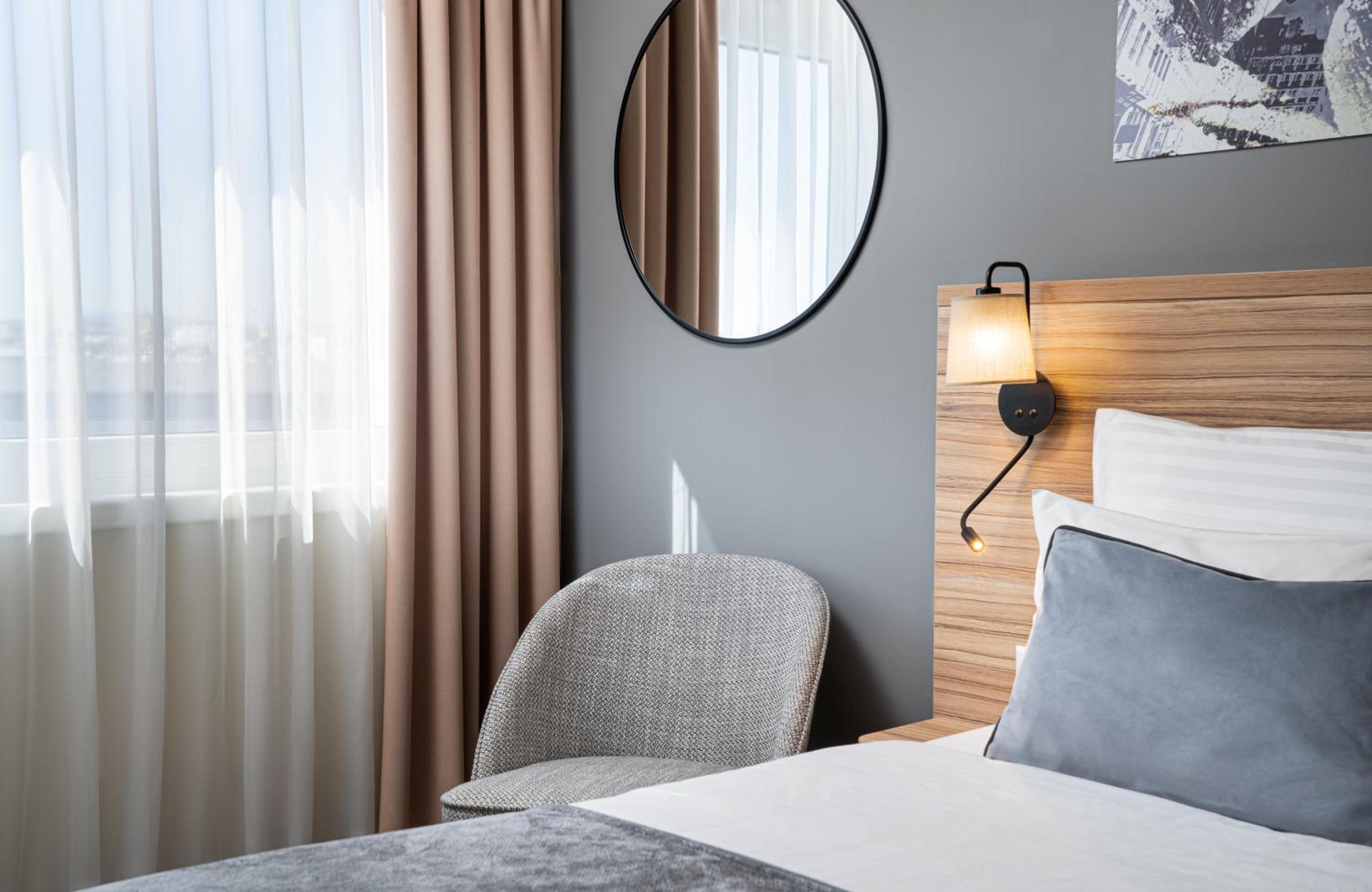 Superior Double Room thumbnail 5