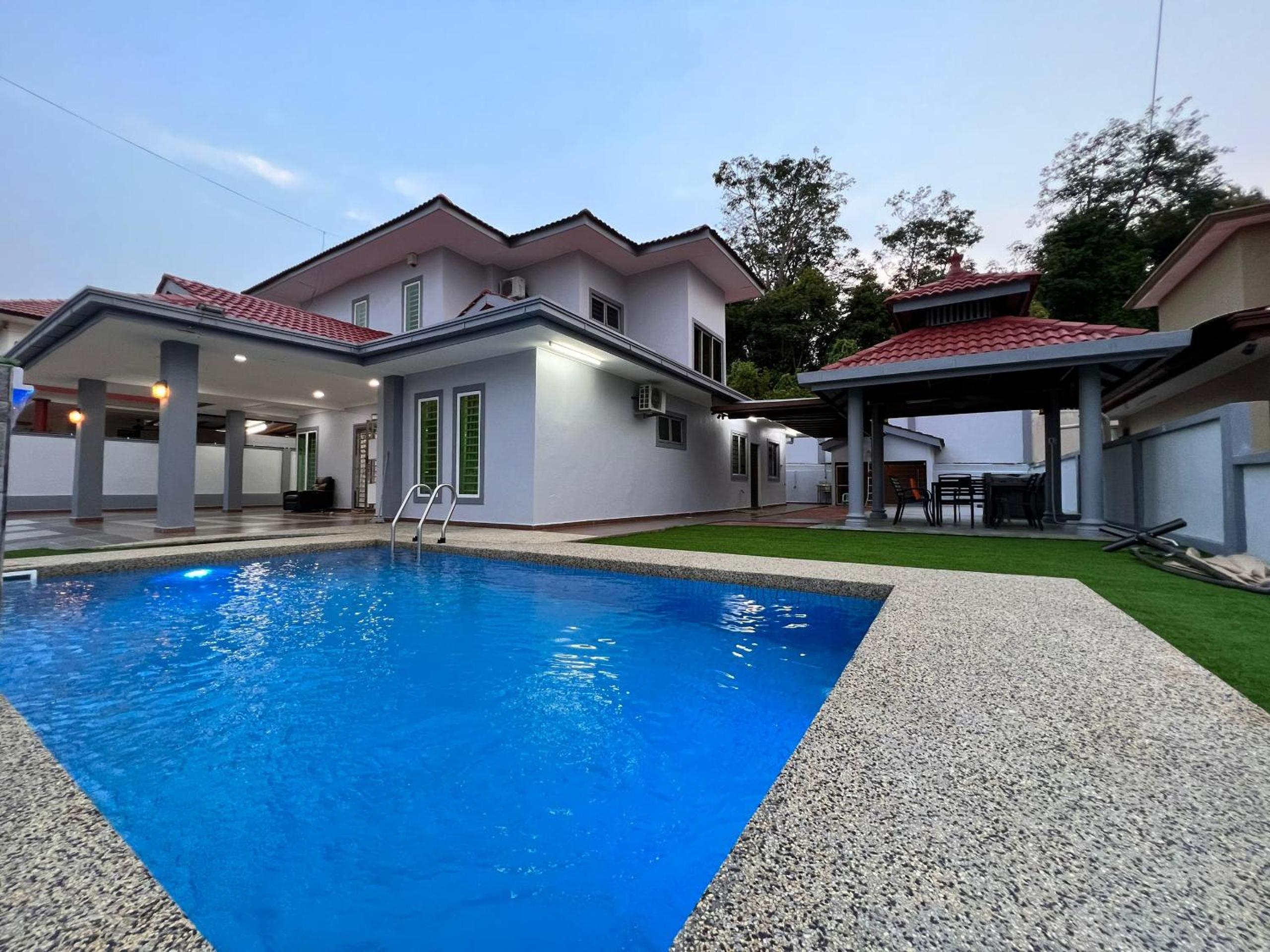 Four-Bedroom House photo 1