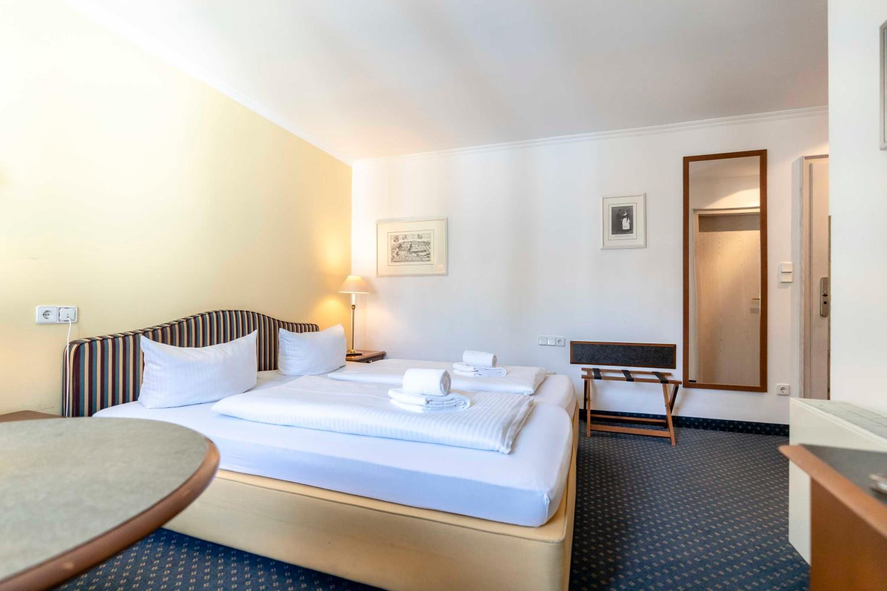 Double Room - Photo 5