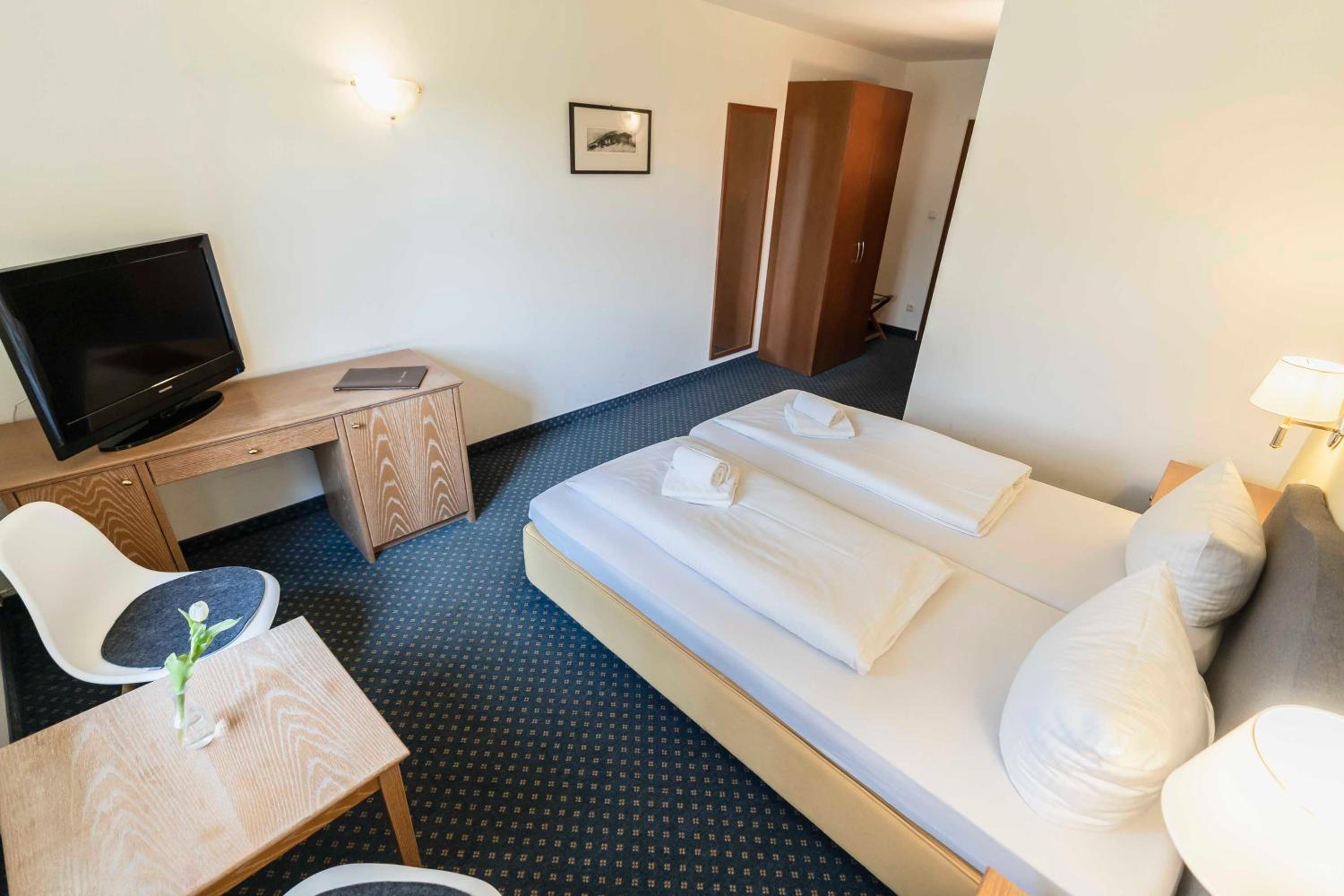 Double Room - Photo 3