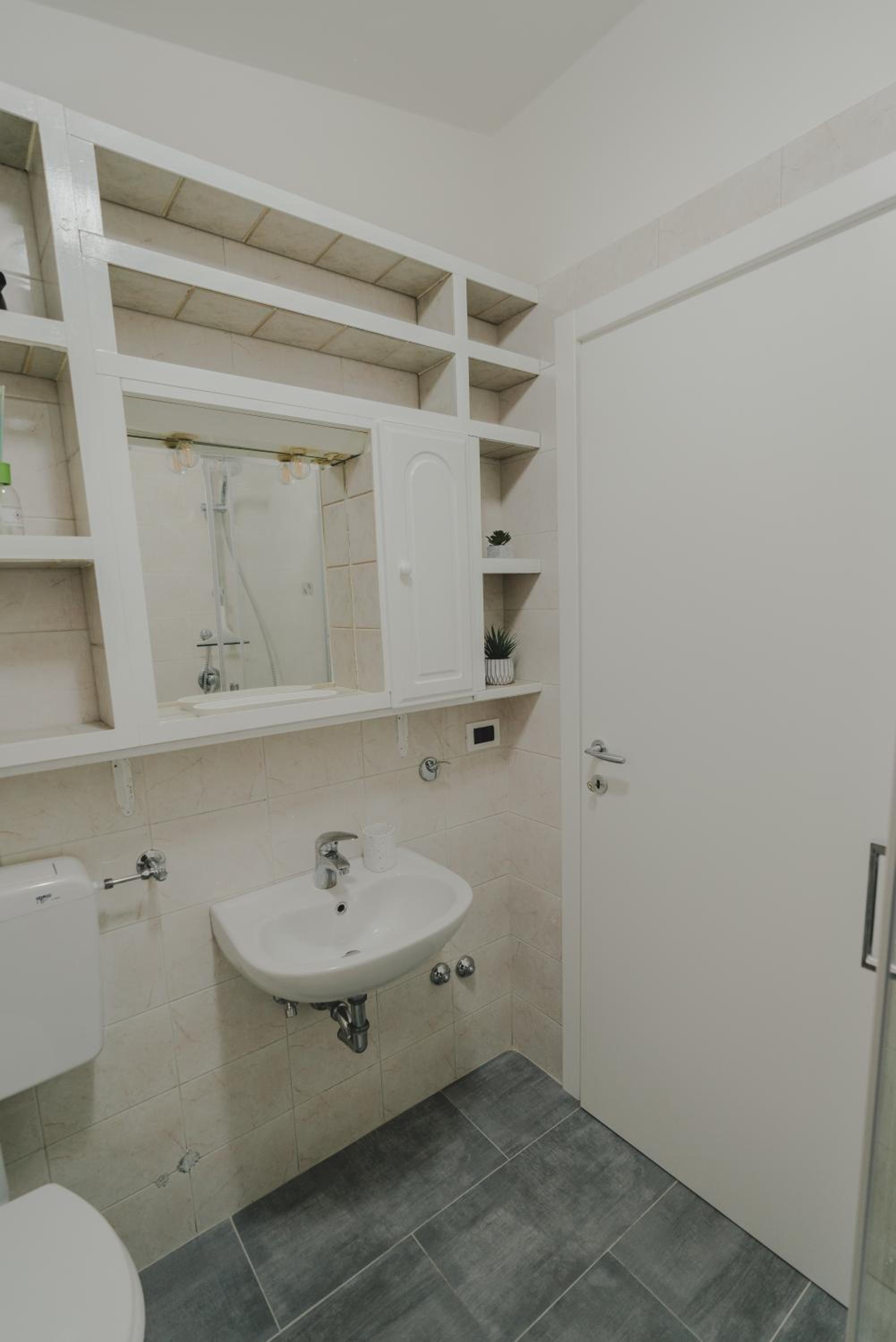 One-Bedroom House photo 3