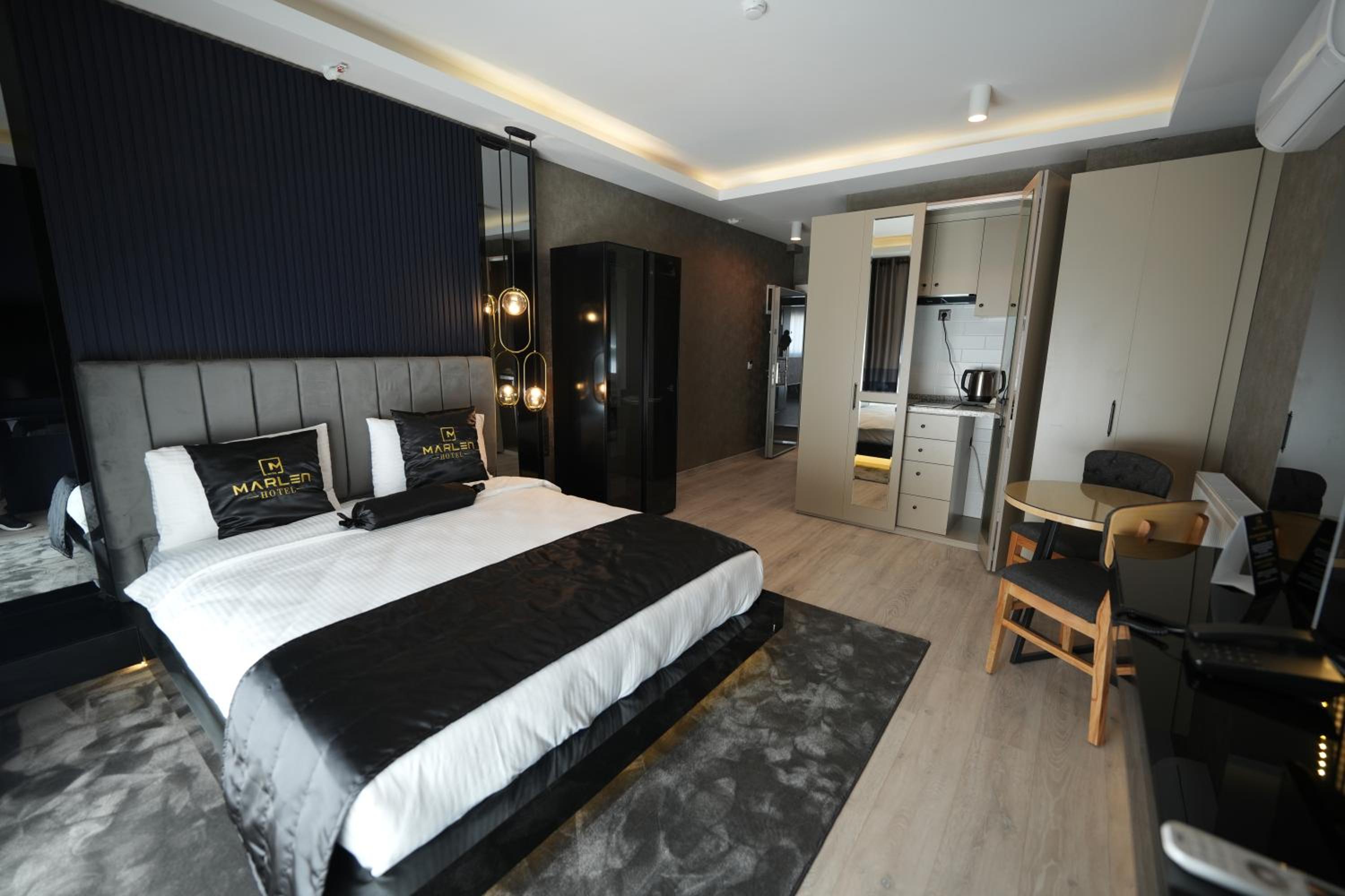 Standard Double Room - Photo 7