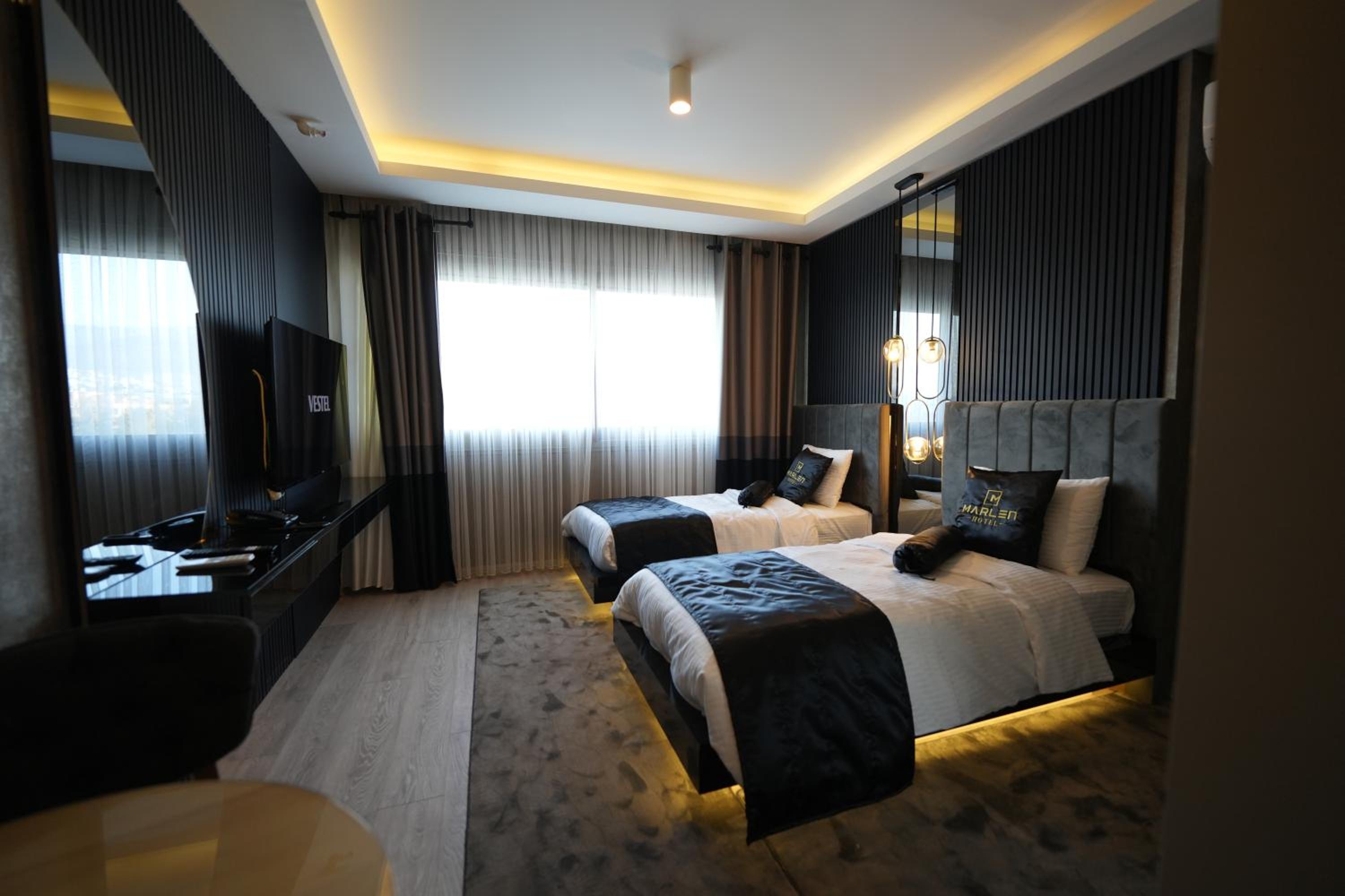 Standard Double Room with Two Double Beds - Photo 1