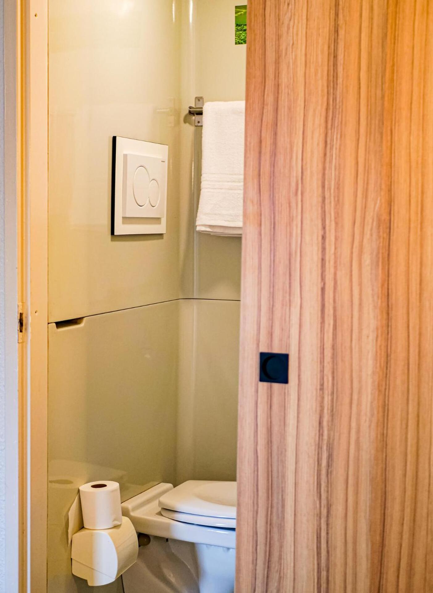 Twin Room - Photo 3