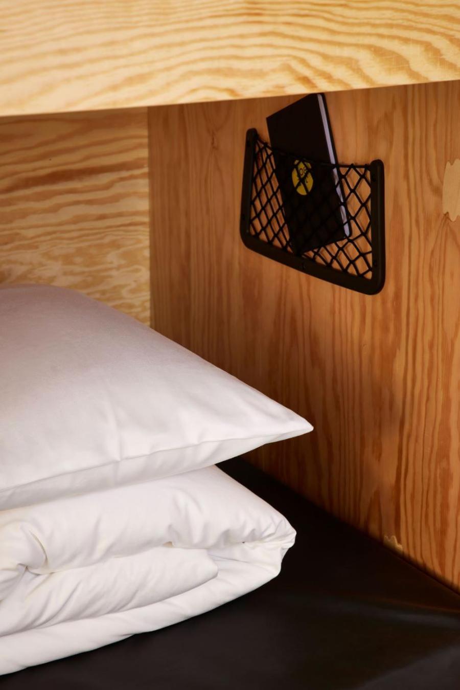 6-Bed Mixed Dormitory Room photo 1