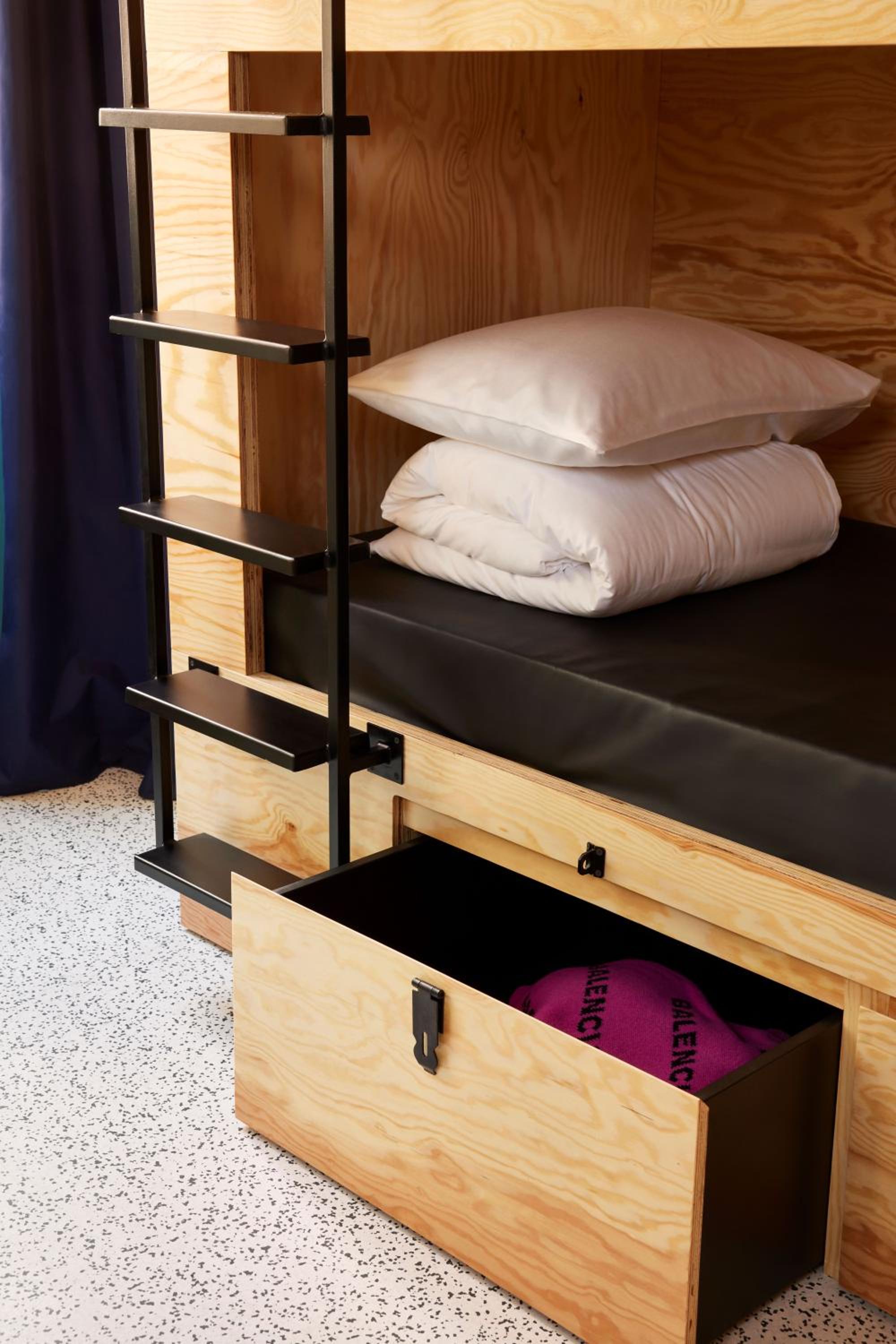 Bed in 8-Bed Mixed Dormitory Room photo 2