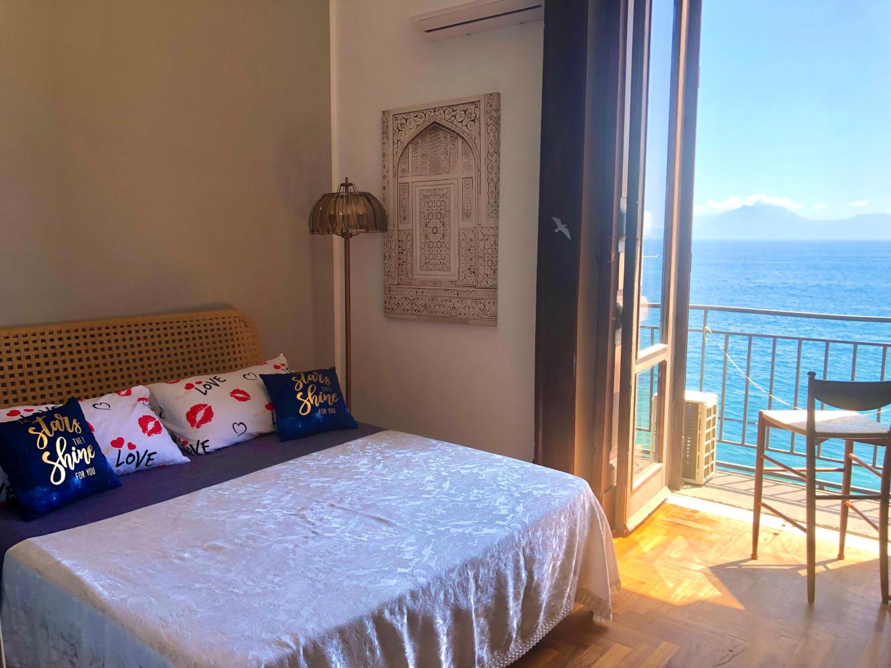 Double Room with external bathroom and Sea View