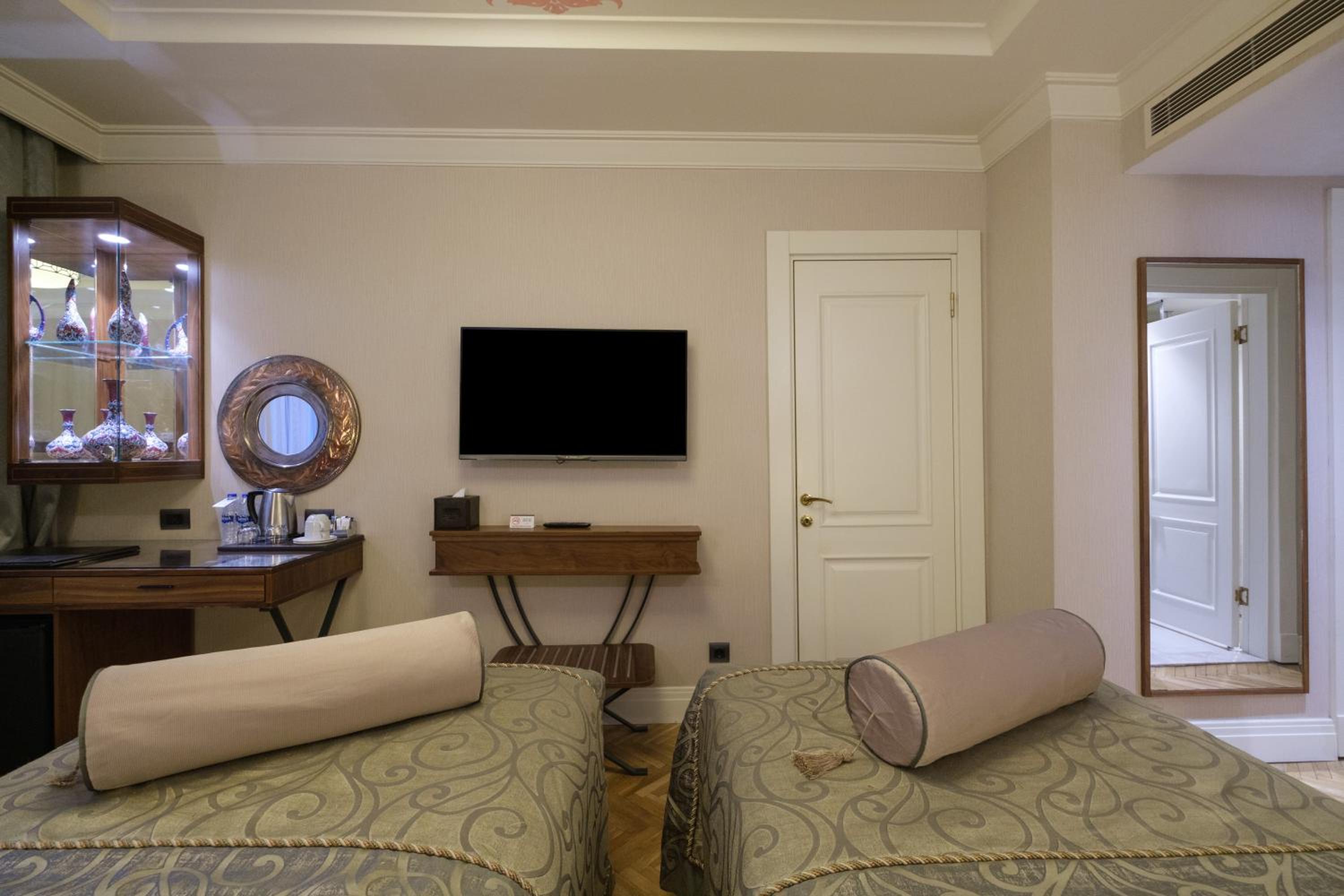 Connection Family Room photo 3