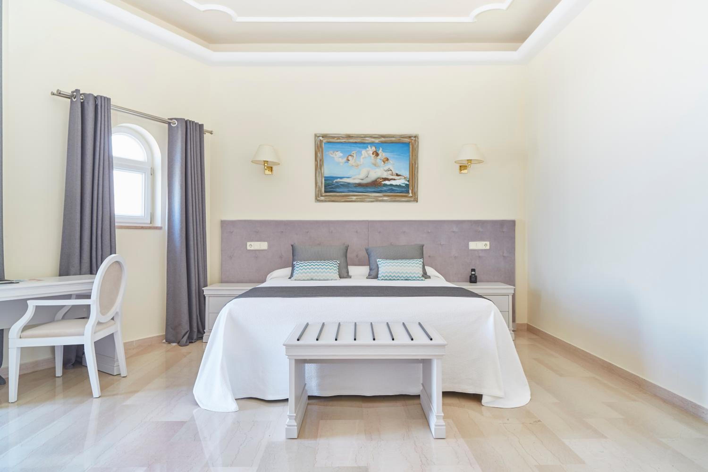 Habitación Doble Amplia con Terraza y Vista al Mar