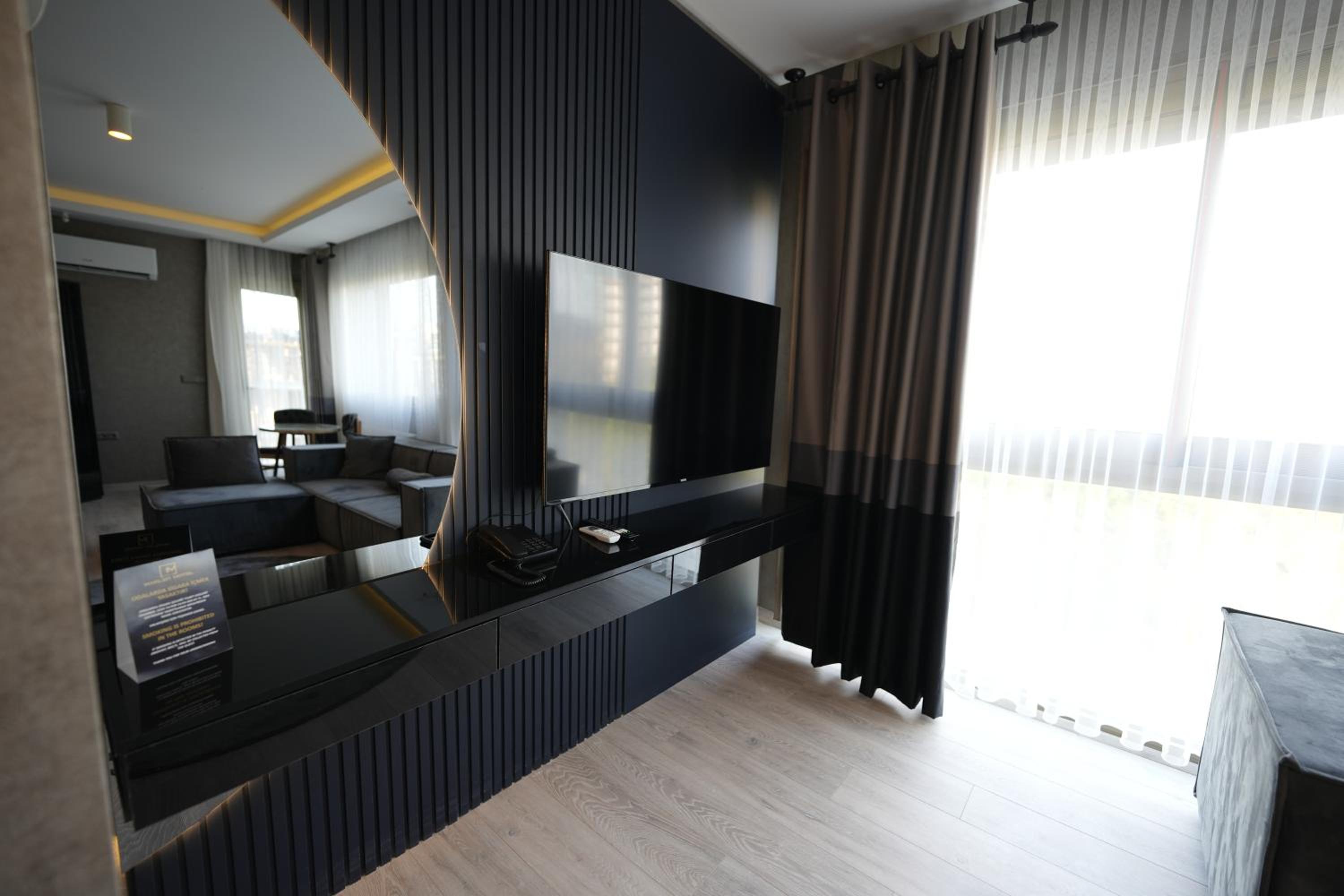 Standard Double Room - Photo 9
