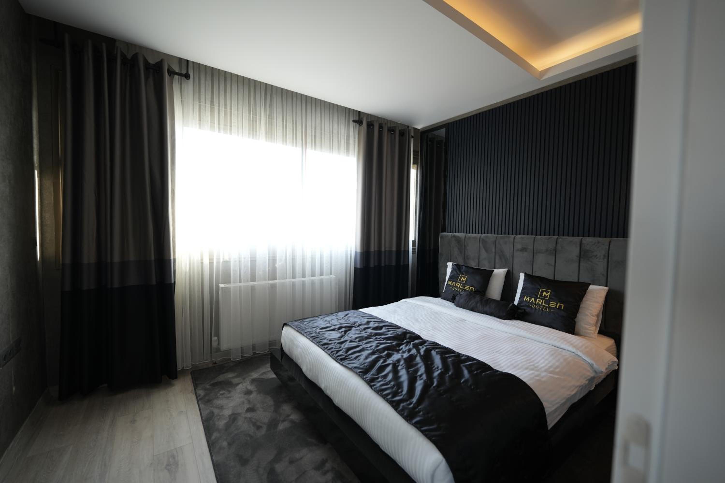 King Suite - Photo 2