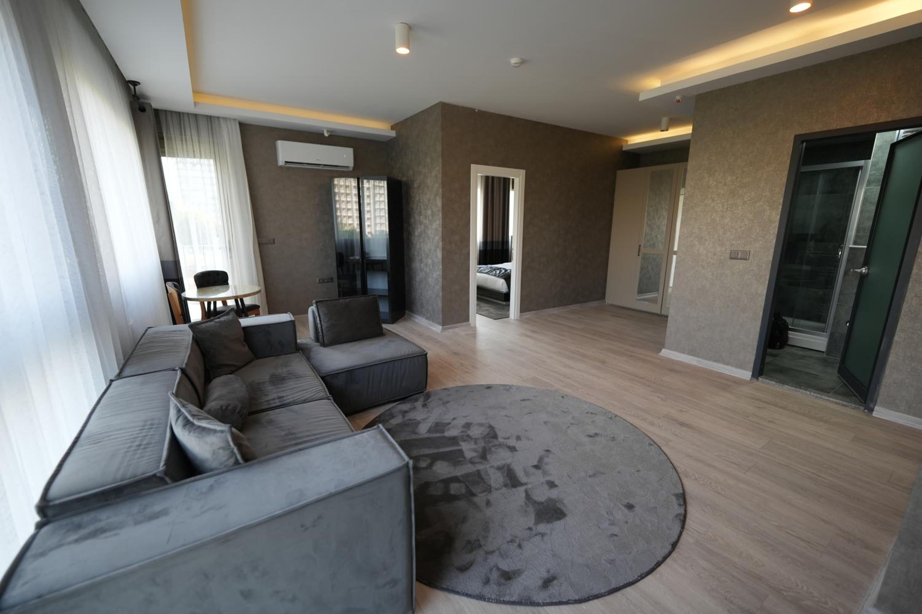 King Suite - Photo 8