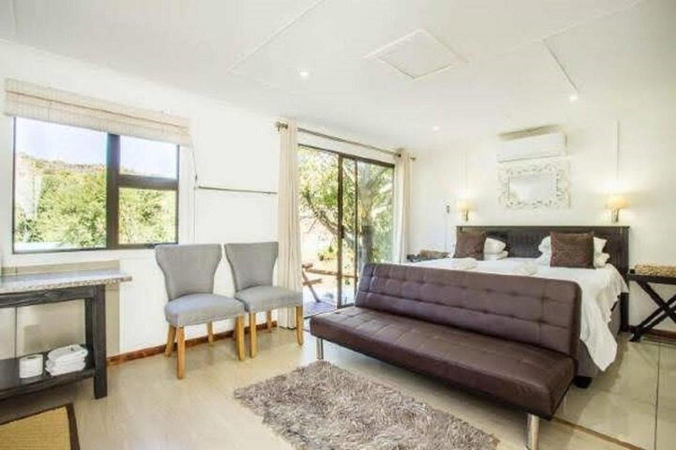 Studio with Dam View - Photo 1