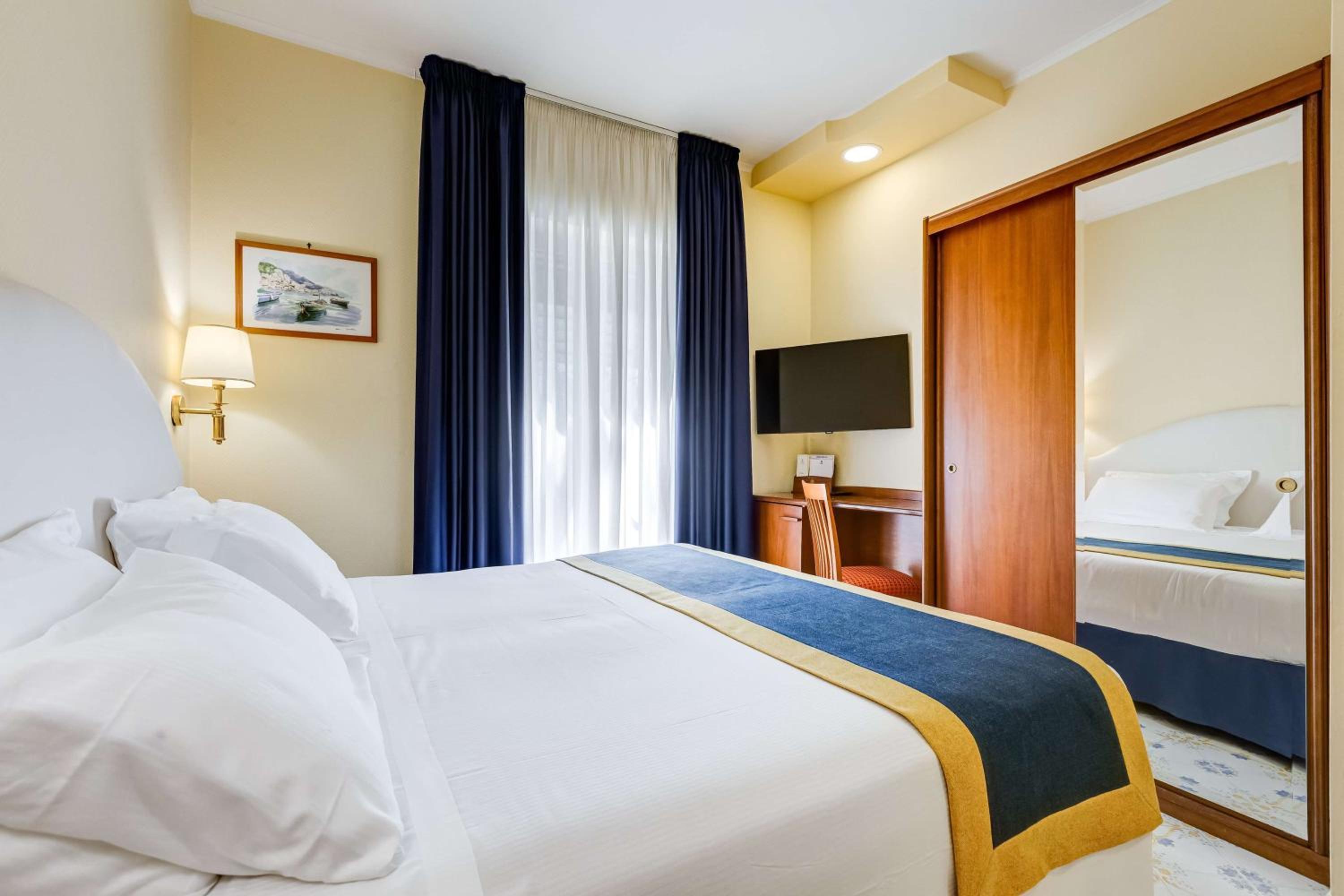 Quarto Econômico