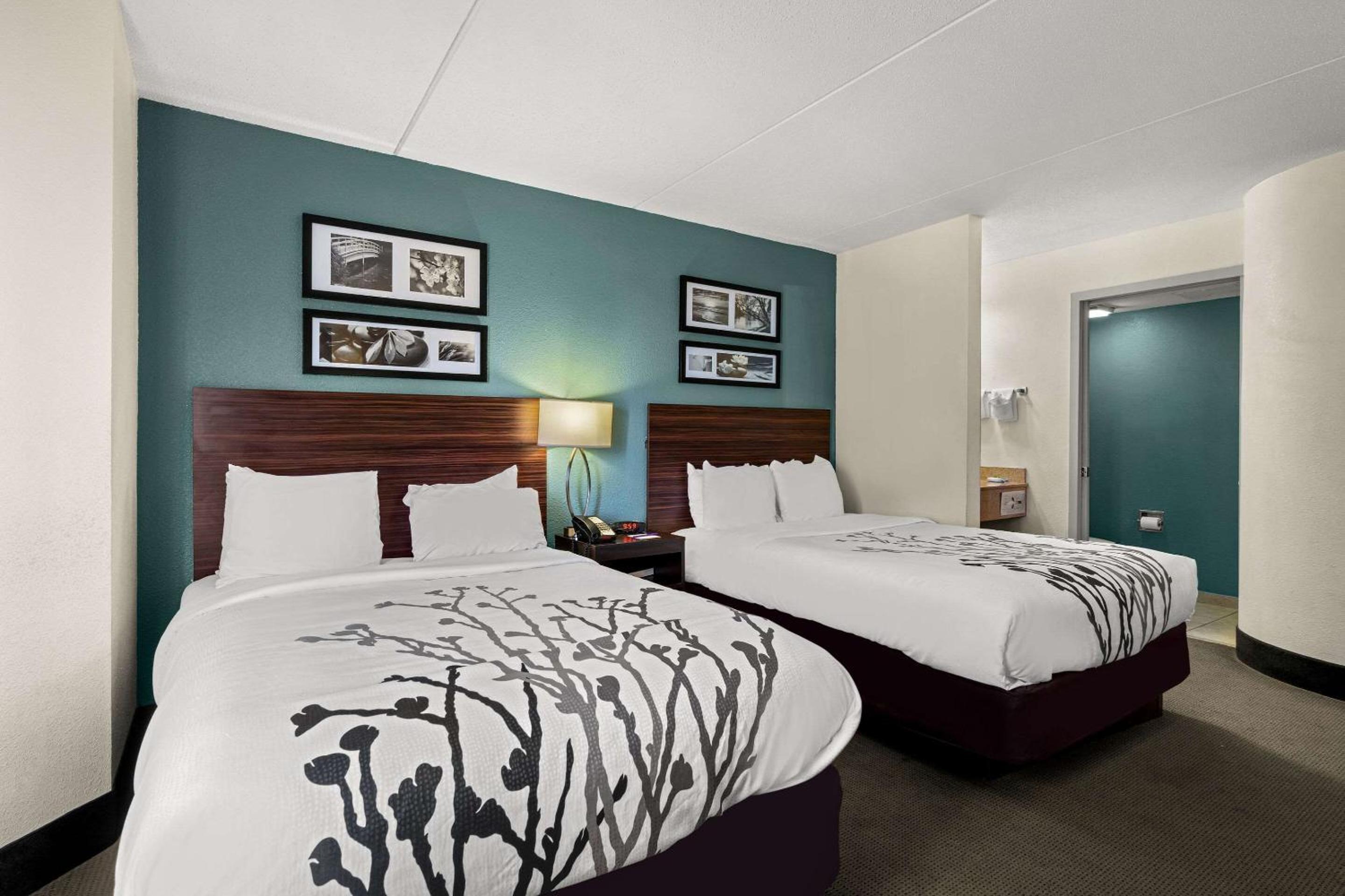 Double Room with Two Double Beds - Non-Smoking - Photo 1