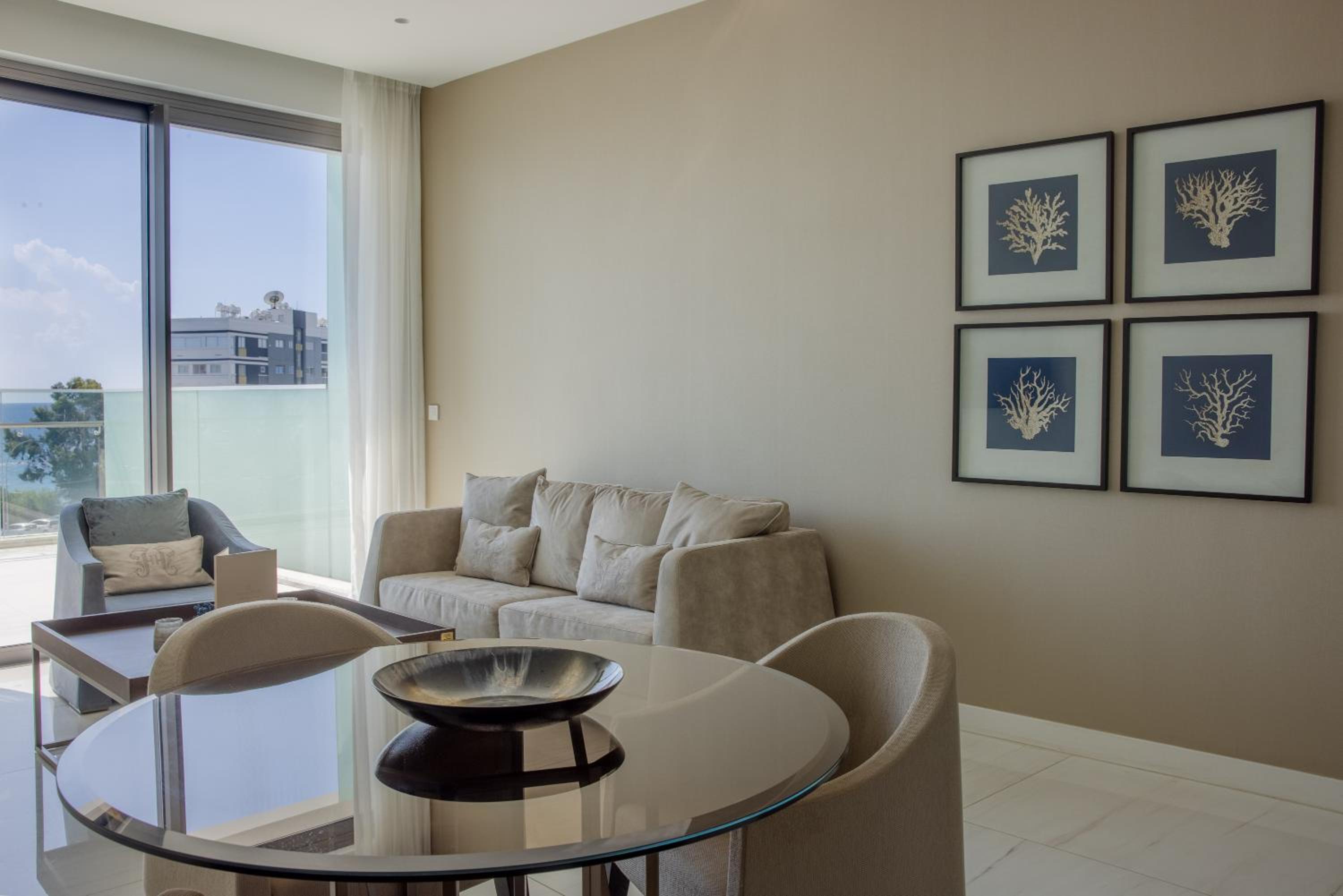 One-Bedroom Suite photo 2