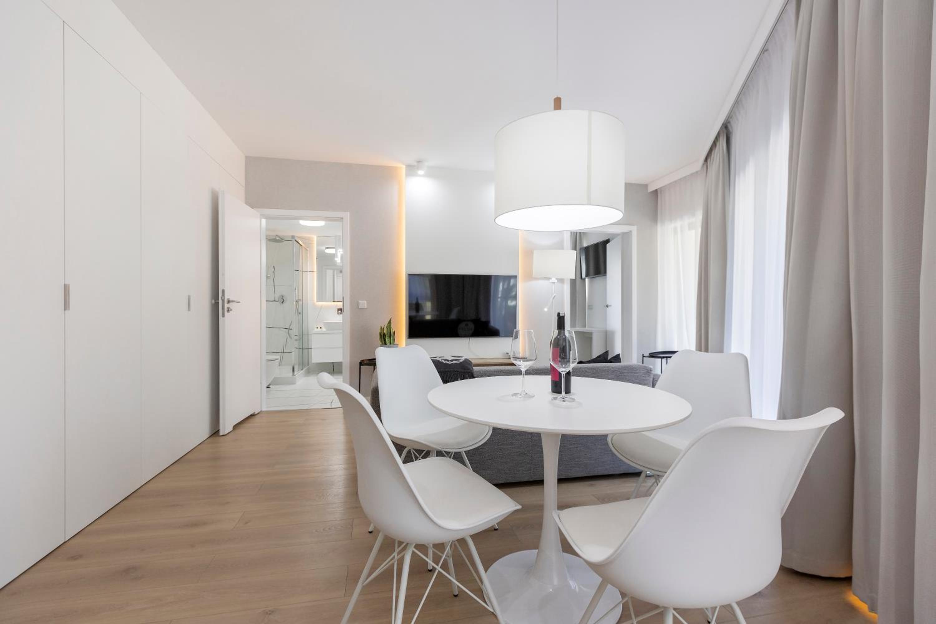 Premium Suite - Photo 5