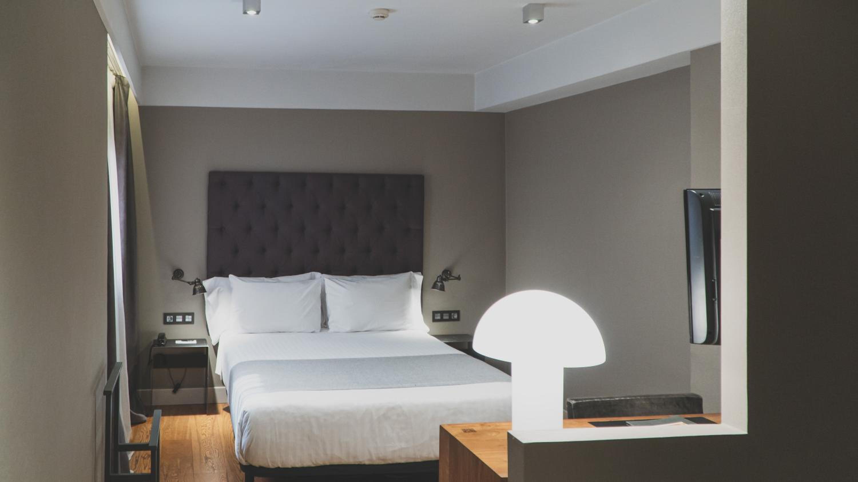 Double or Twin Room - Photo 4