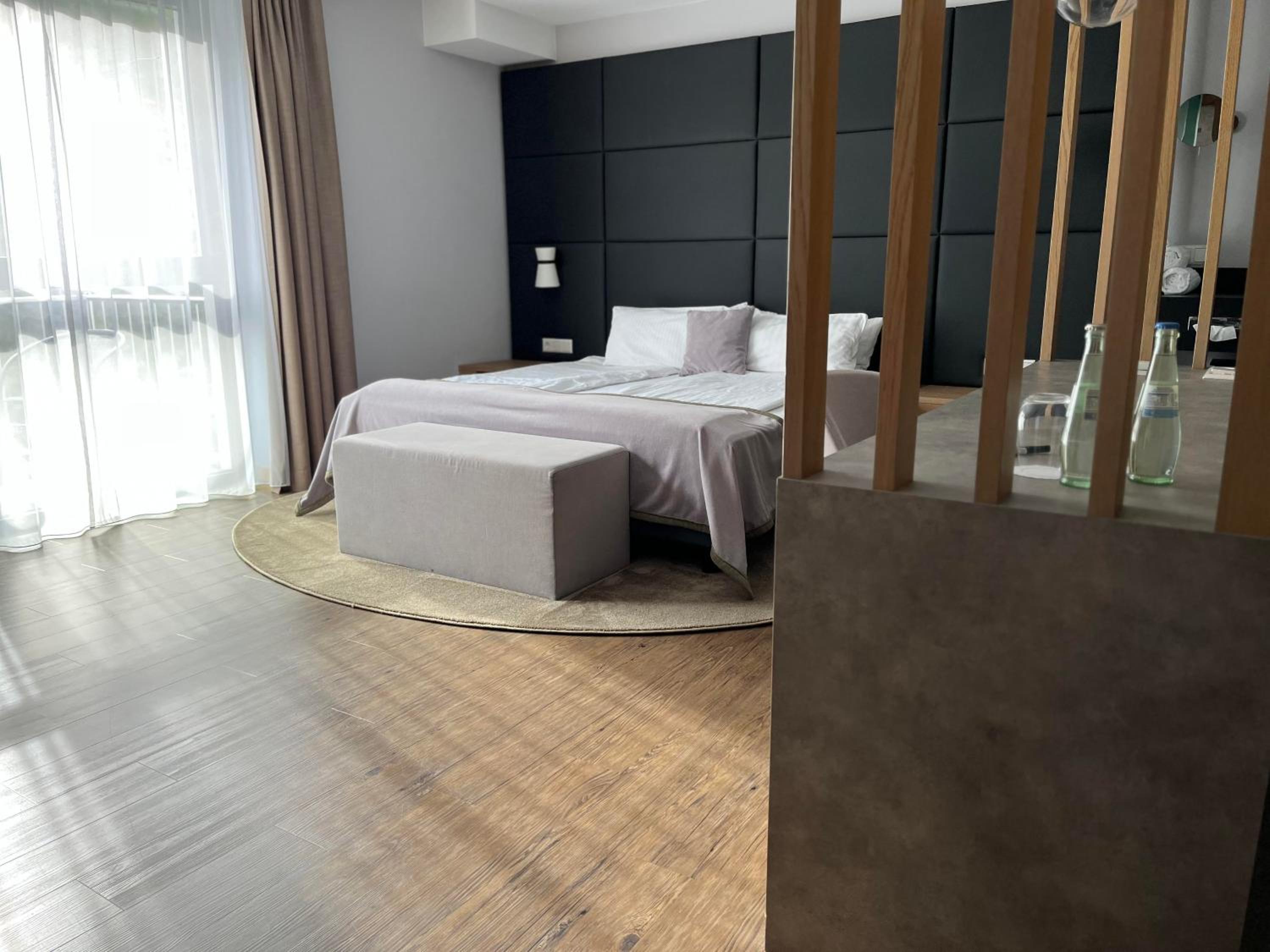 Deluxe Double Room with Balcony photo 2