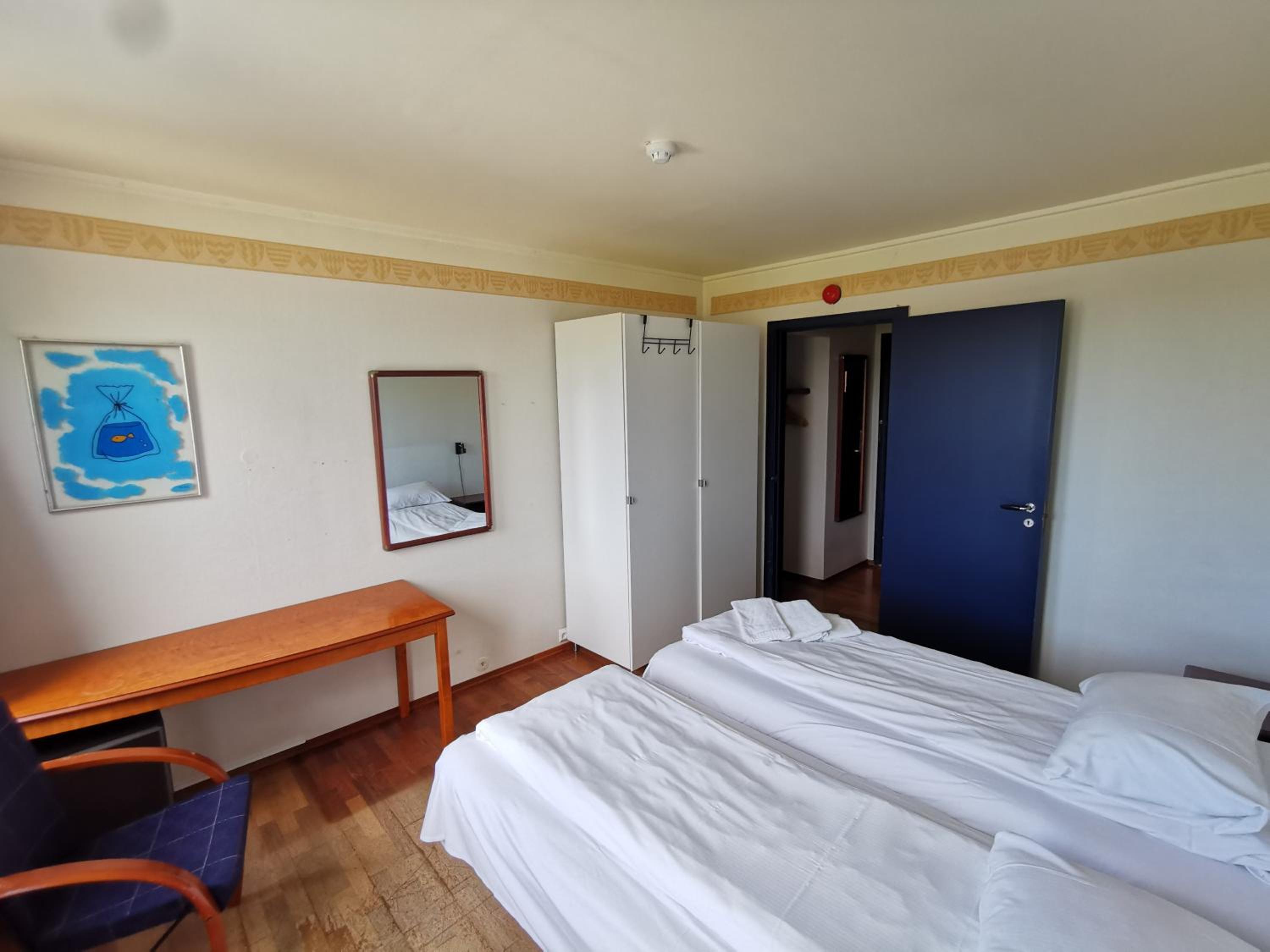 Budget Double Room - Photo 5