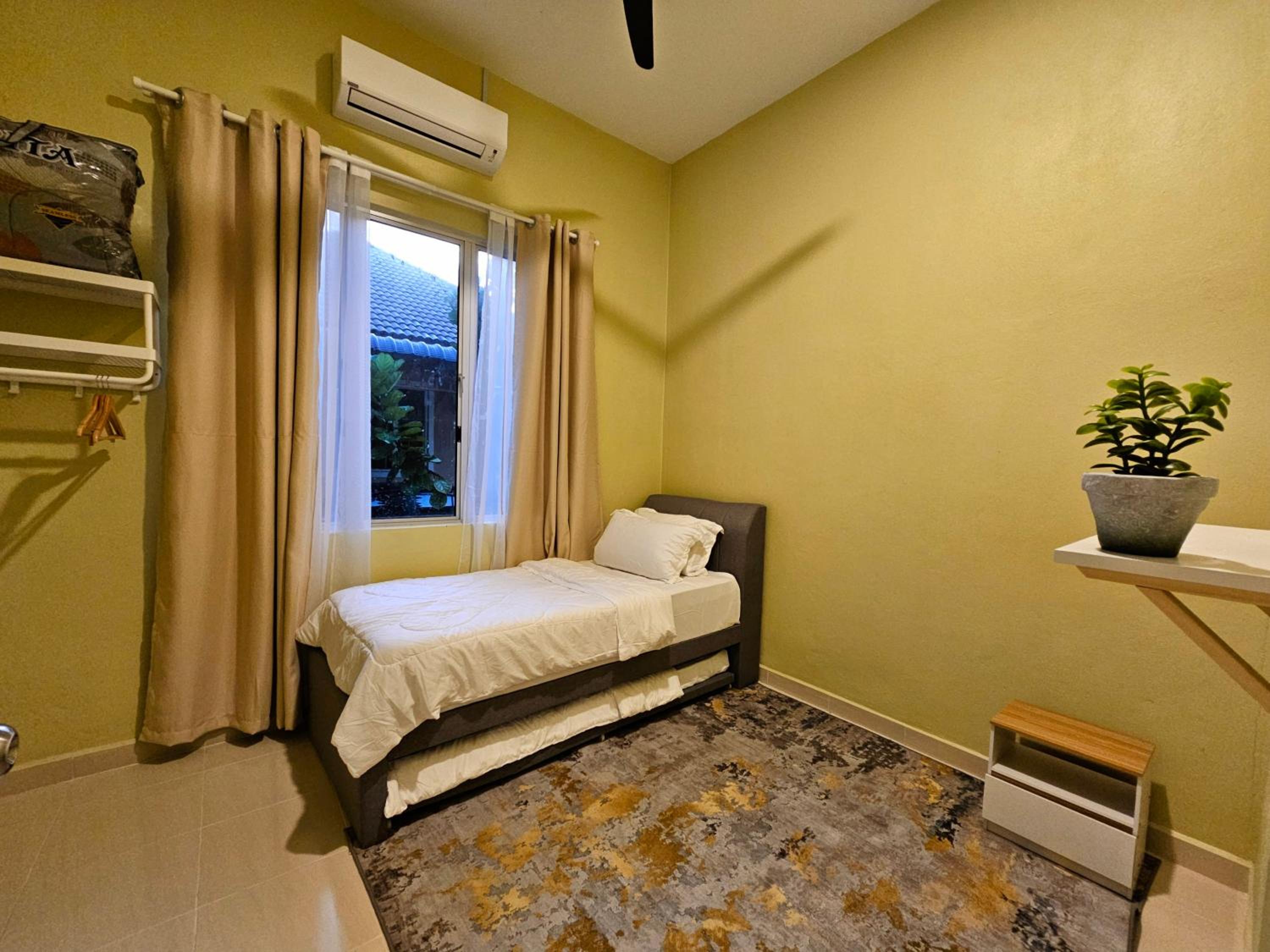Three-Bedroom Townhouse photo 2