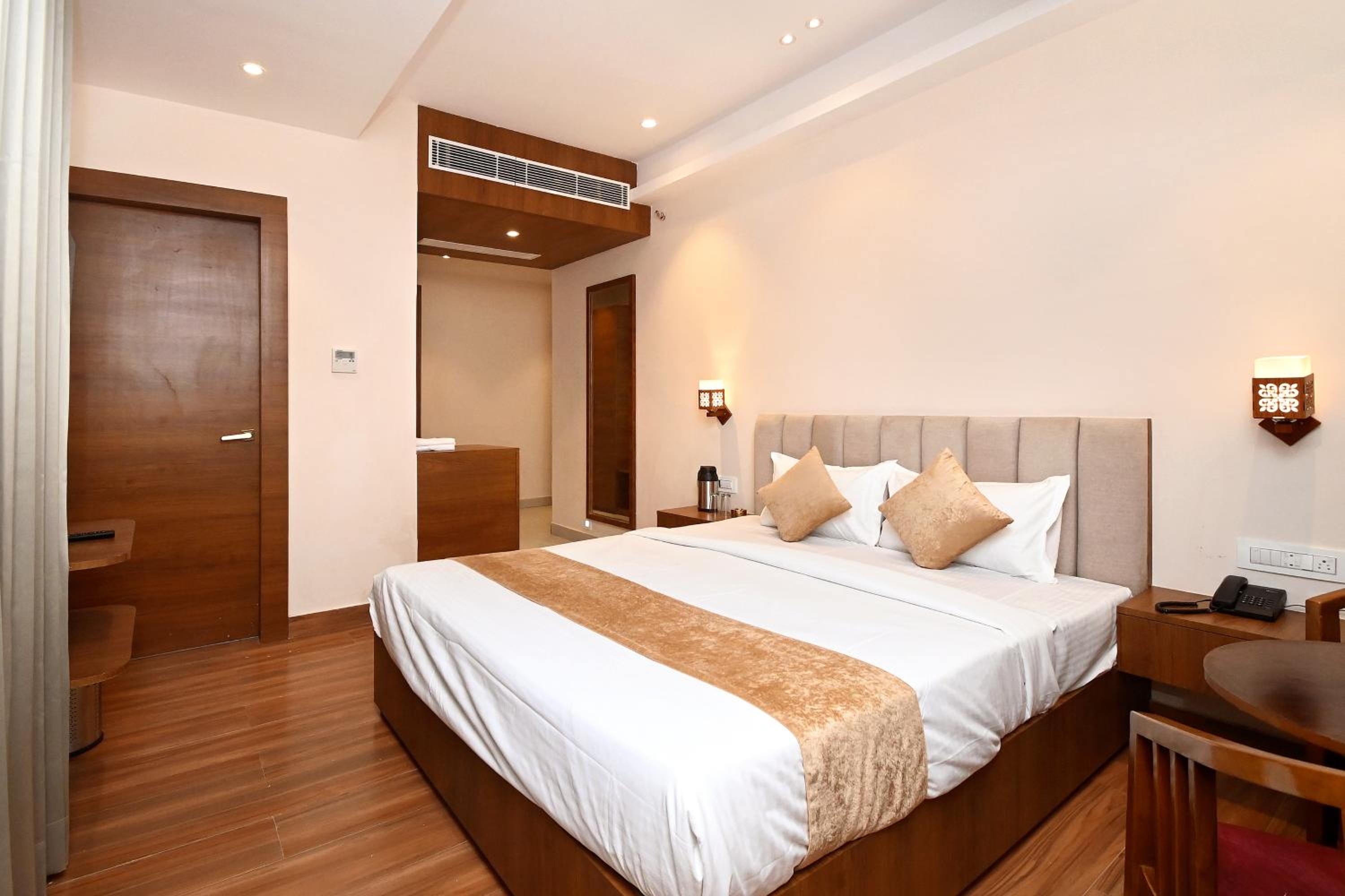 Superior Queen Room photo 1