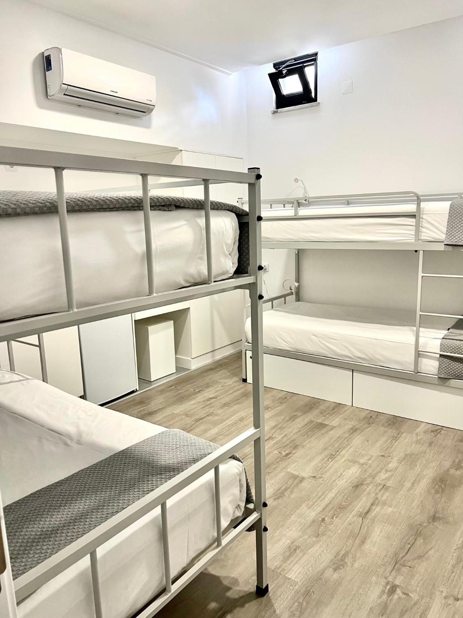 Single Bed in Mixed Dormitory Room photo 1