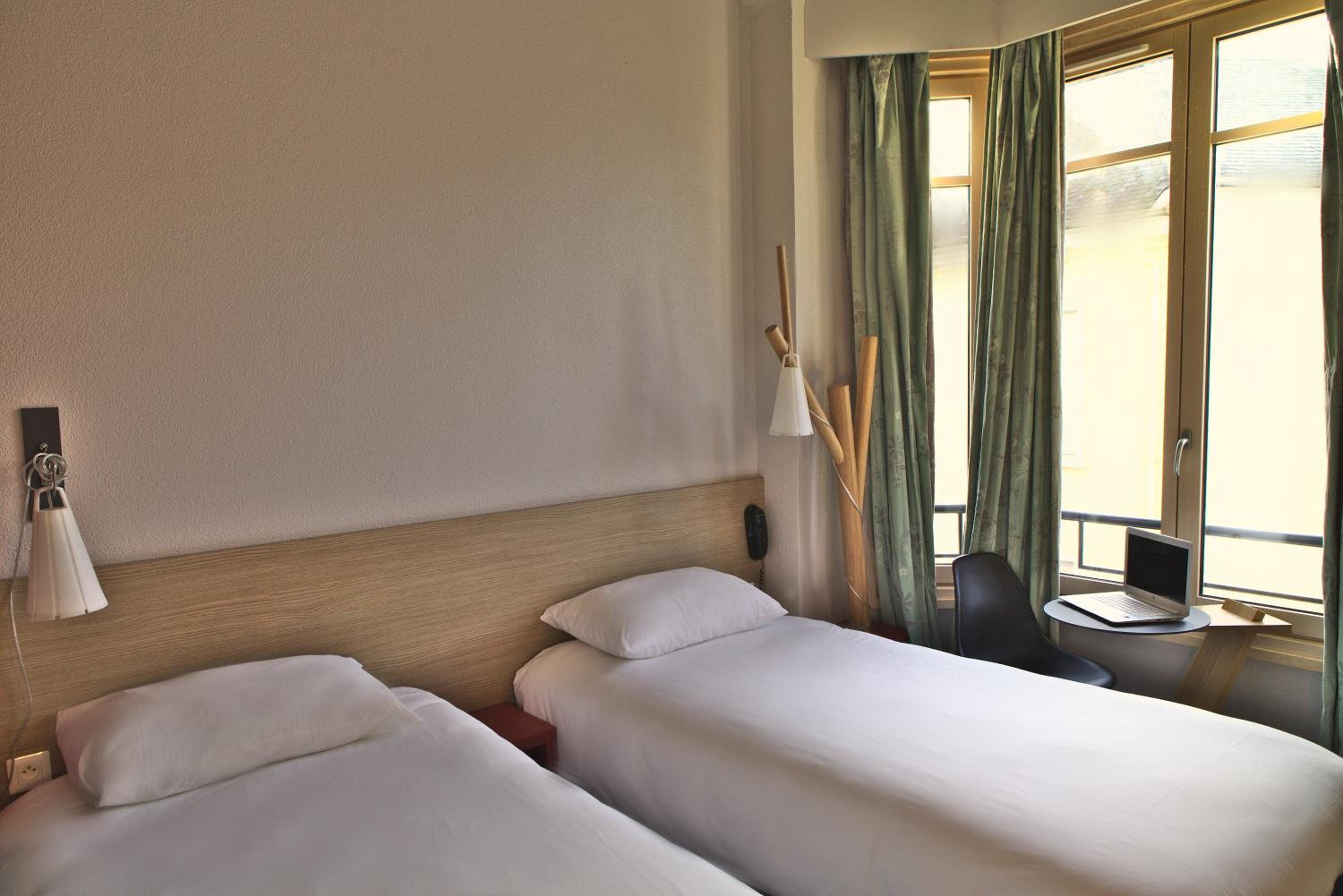 Standard Twin Room - Photo 2