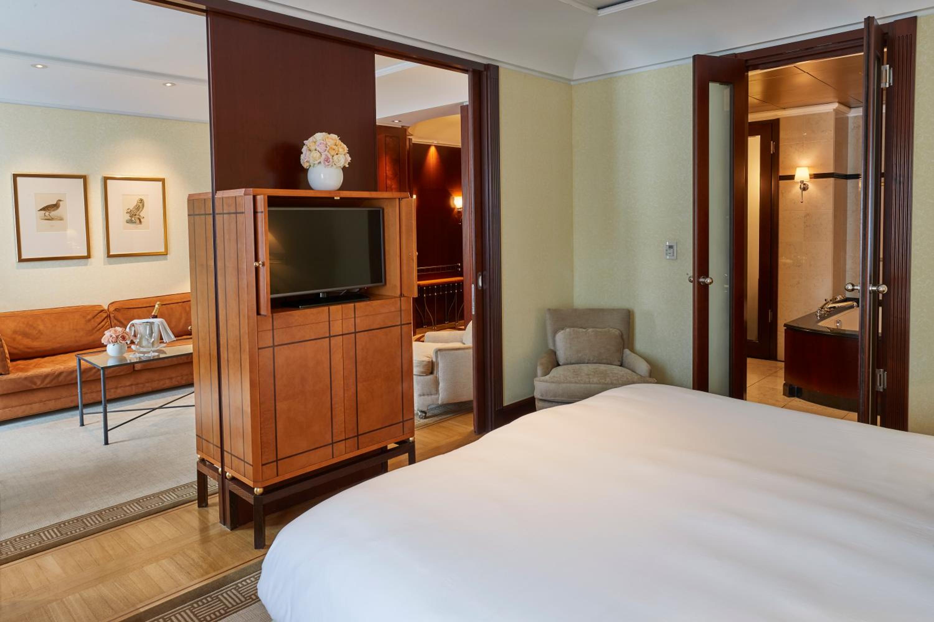 Adlon Executive Suite