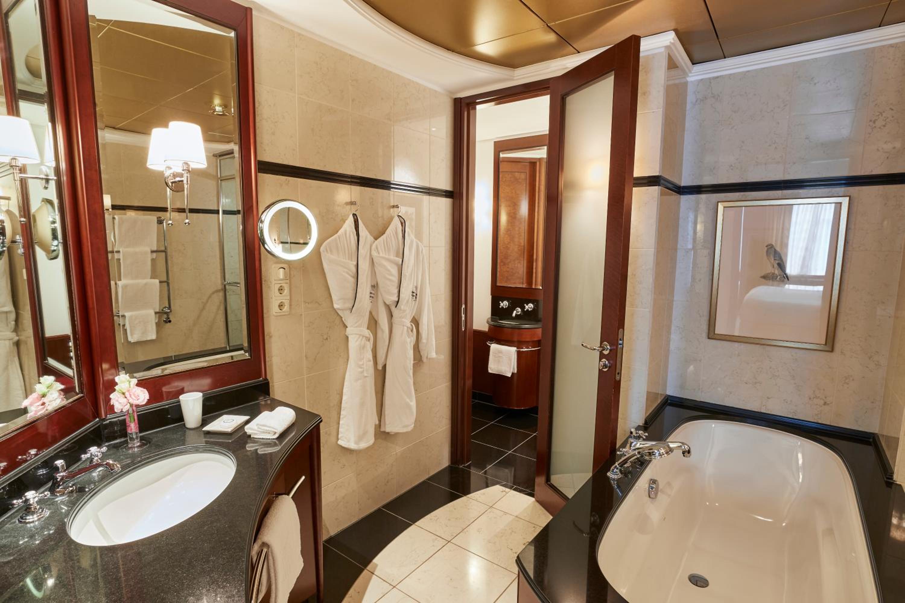 Adlon Executive Suite - Photo 10